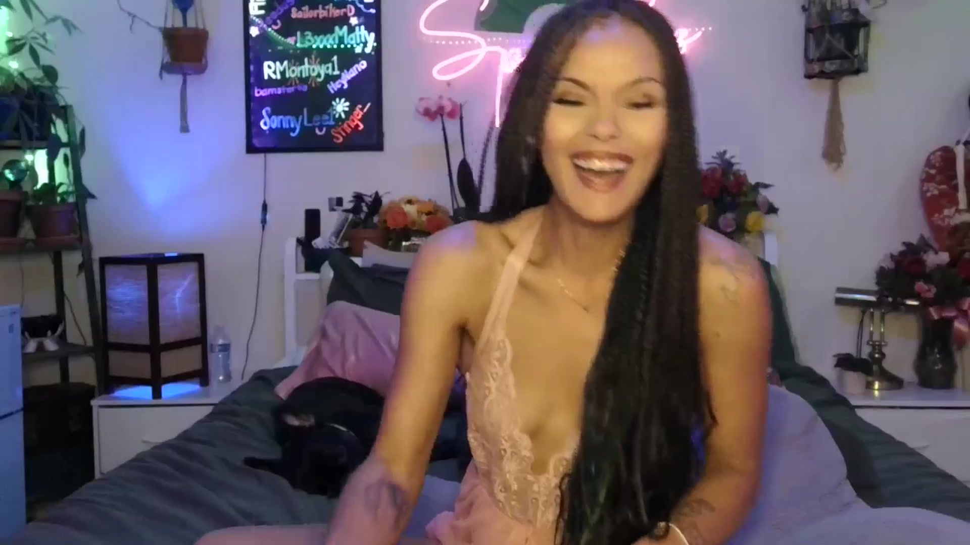 Gallery image thumbnail from SPARKL3S's myfreecams stream on, 10/23/2025, 07:53 image 13 of 20