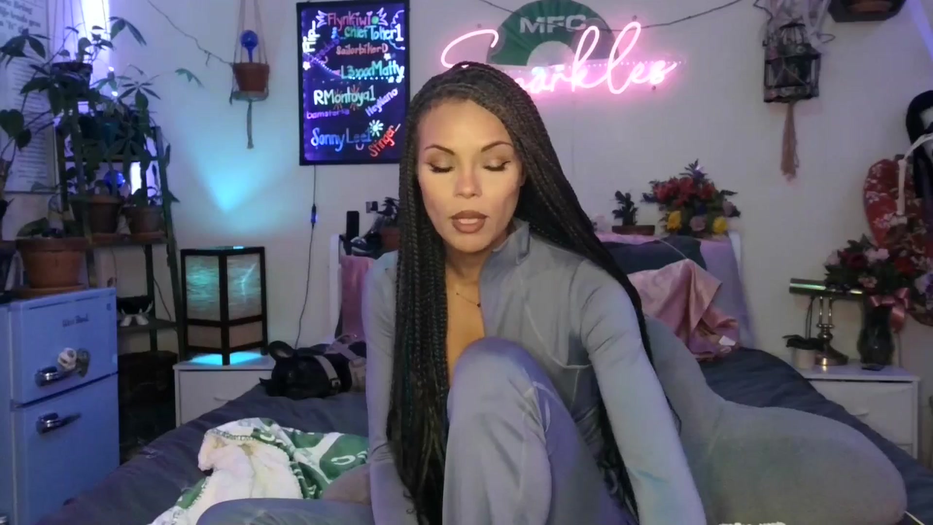 Gallery image thumbnail from SPARKL3S's myfreecams stream on, 10/24/2025, 06:02 image 2 of 20
