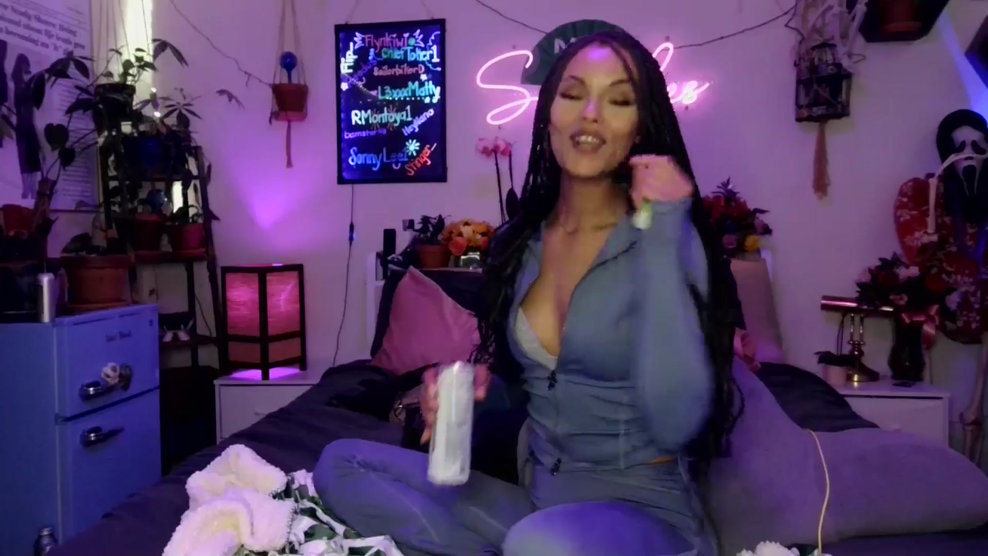 Gallery image thumbnail from SPARKL3S's myfreecams stream on, 10/24/2025, 08:53 image 20 of 20