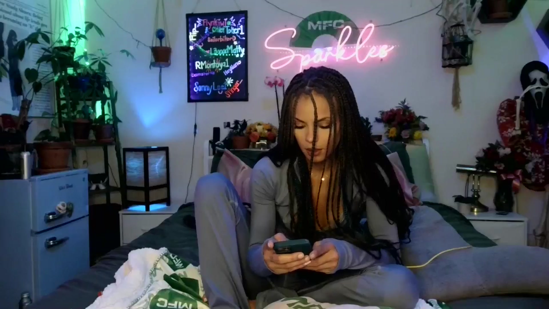 Gallery image thumbnail from SPARKL3S's myfreecams stream on, 10/24/2025, 09:17 image 18 of 20