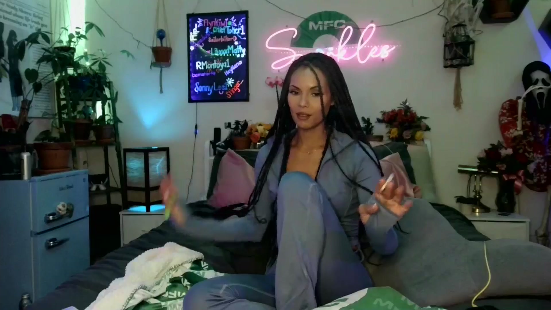 Gallery image thumbnail from SPARKL3S's myfreecams stream on, 10/24/2025, 09:17 image 14 of 20