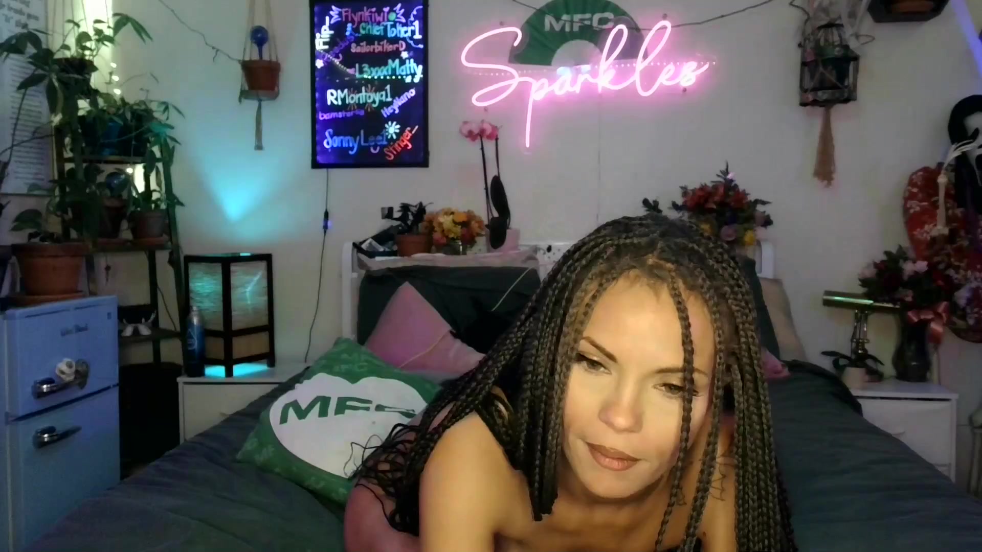 Gallery image thumbnail from SPARKL3S's myfreecams stream on, 10/26/2025, 10:04 image 9 of 20