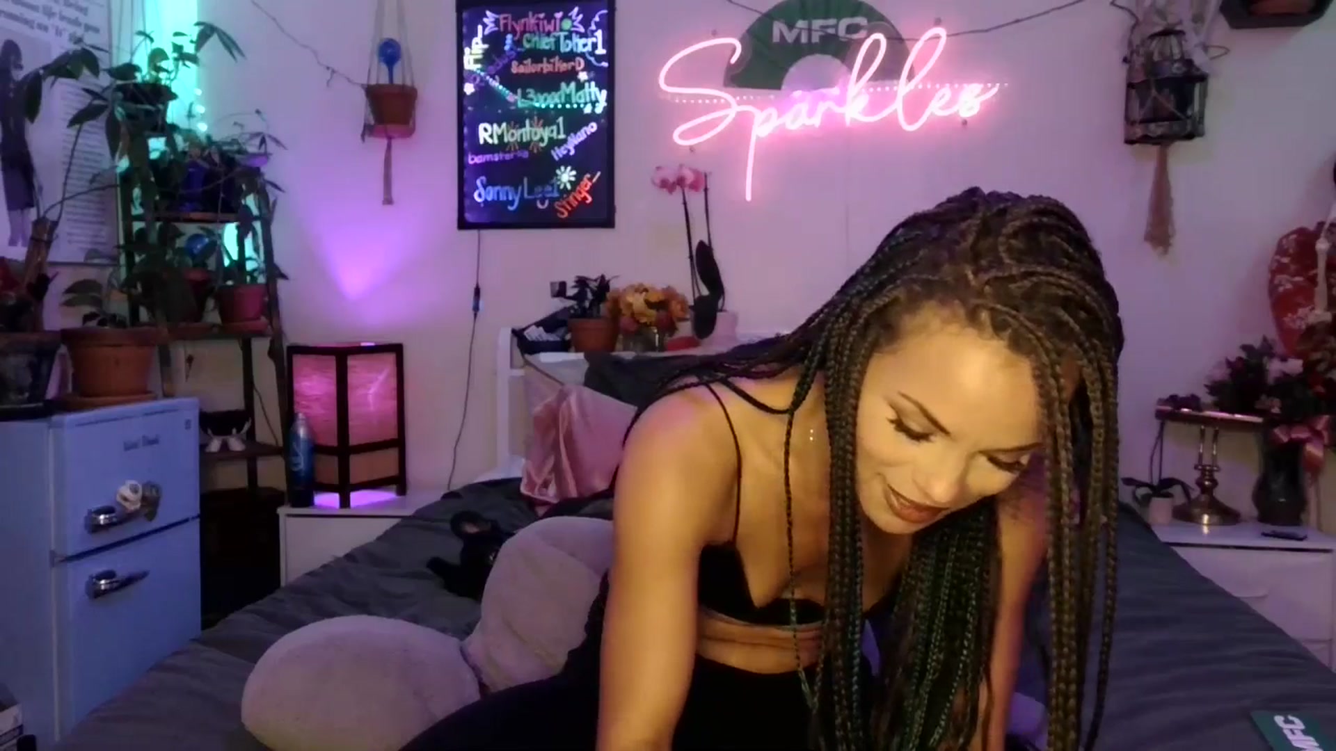 Gallery image thumbnail from SPARKL3S's myfreecams stream on, 10/27/2025, 07:53 image 7 of 20