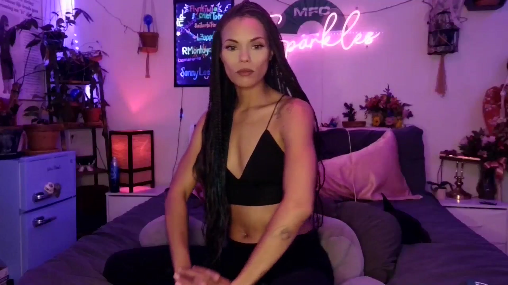 Gallery image thumbnail from SPARKL3S's myfreecams stream on, 10/27/2025, 07:53 image 16 of 20