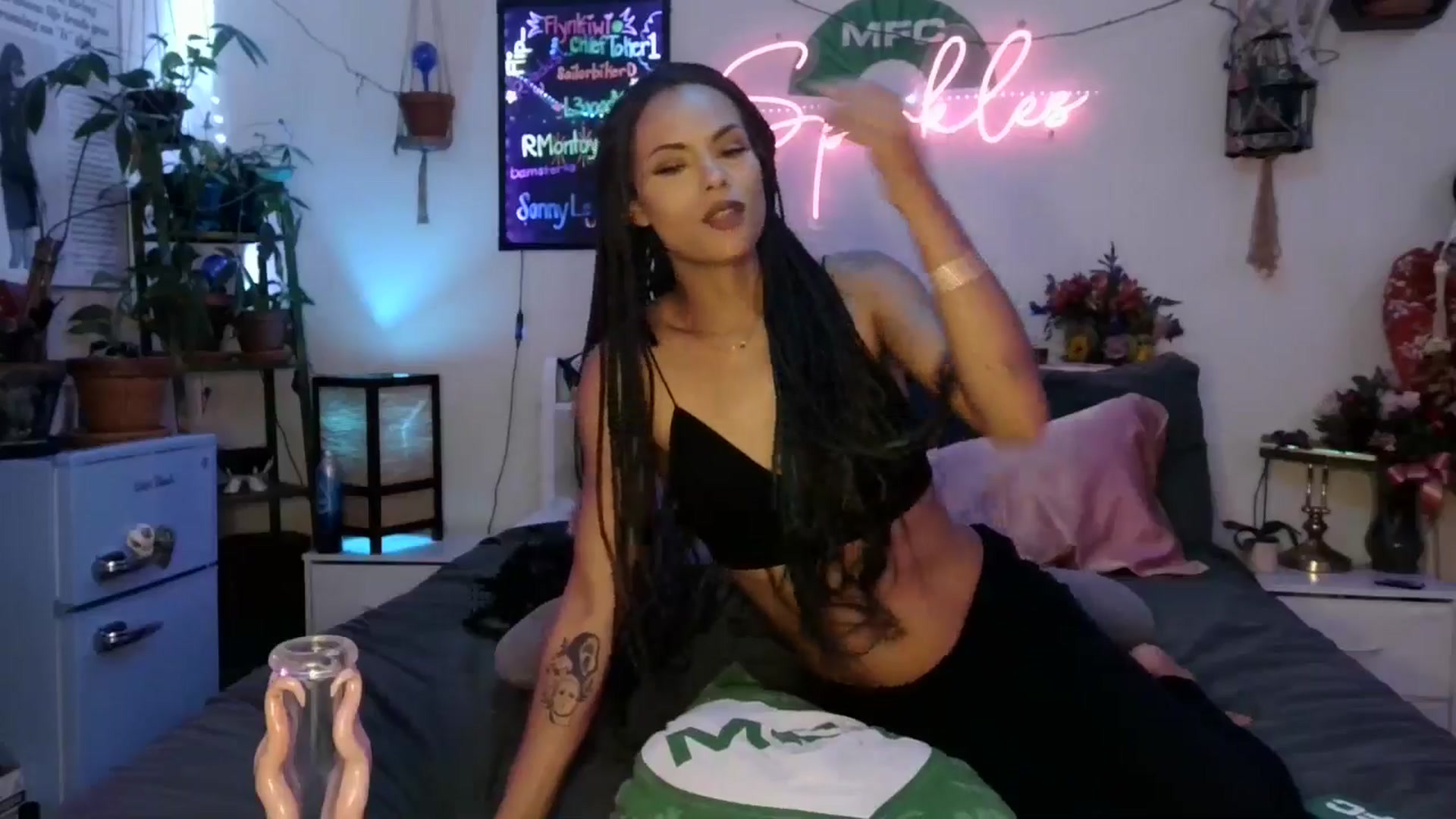 Gallery image thumbnail from SPARKL3S's myfreecams stream on, 10/27/2025, 07:53 image 8 of 20
