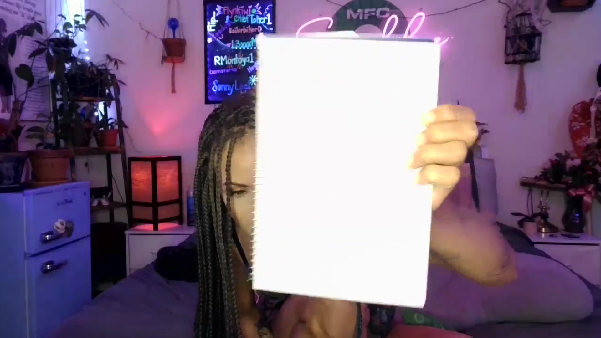 Gallery image thumbnail from SPARKL3S's myfreecams stream on, 10/28/2025, 07:22 image 3 of 20