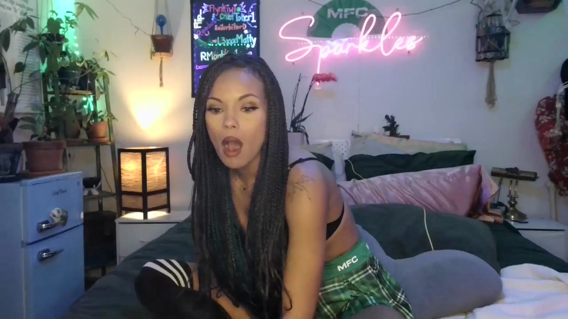 Gallery image thumbnail from SPARKL3S's myfreecams stream on, 10/31/2025, 08:03 image 17 of 20
