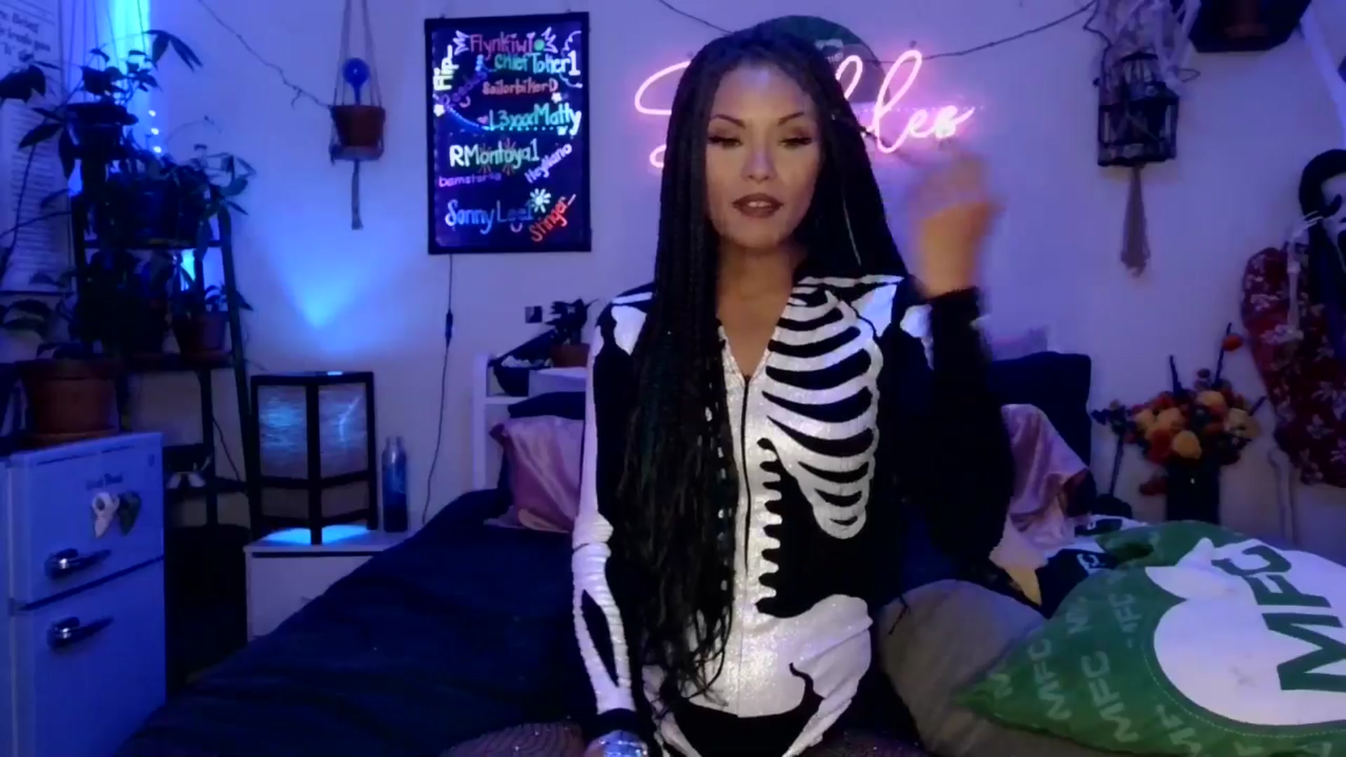 Gallery image thumbnail from SPARKL3S's myfreecams stream on, 11/01/2025, 10:03 image 3 of 20