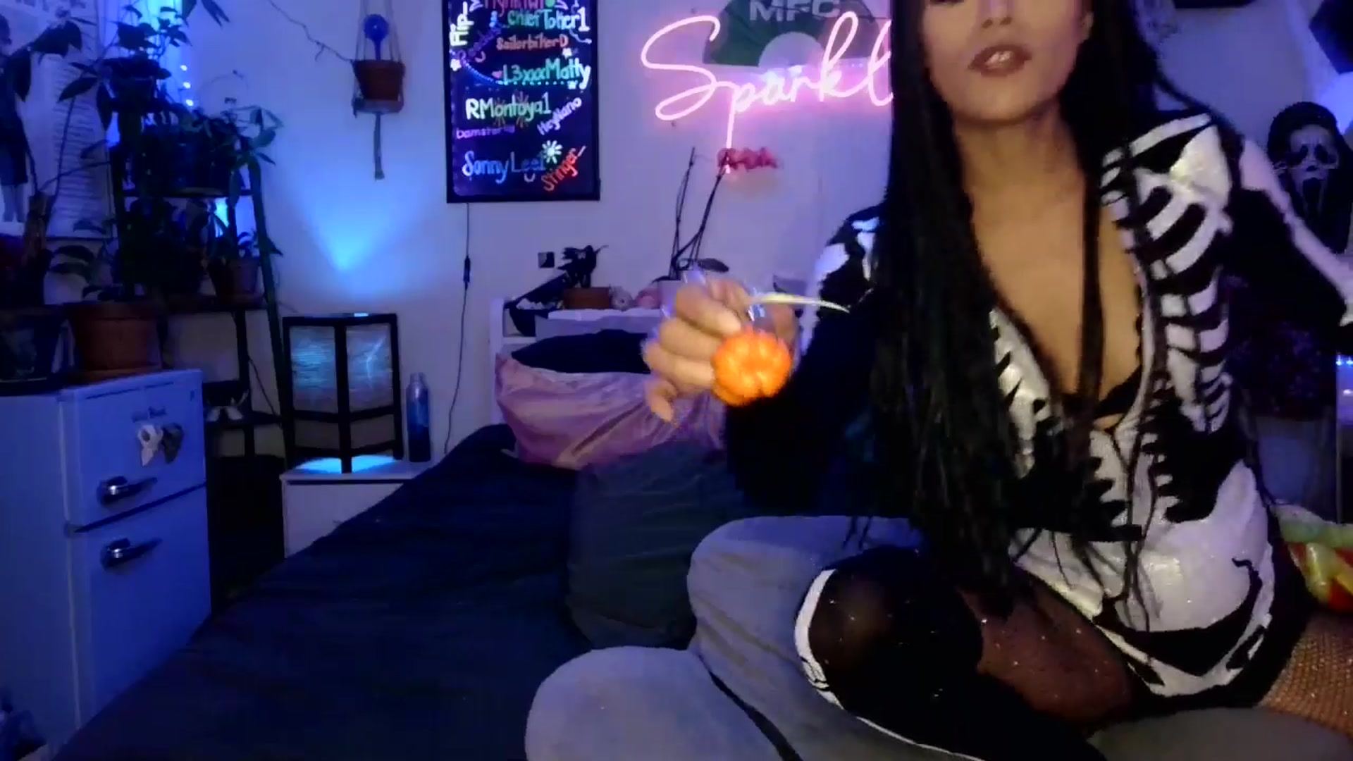 Gallery image thumbnail from SPARKL3S's myfreecams stream on, 11/01/2025, 10:03 image 7 of 20