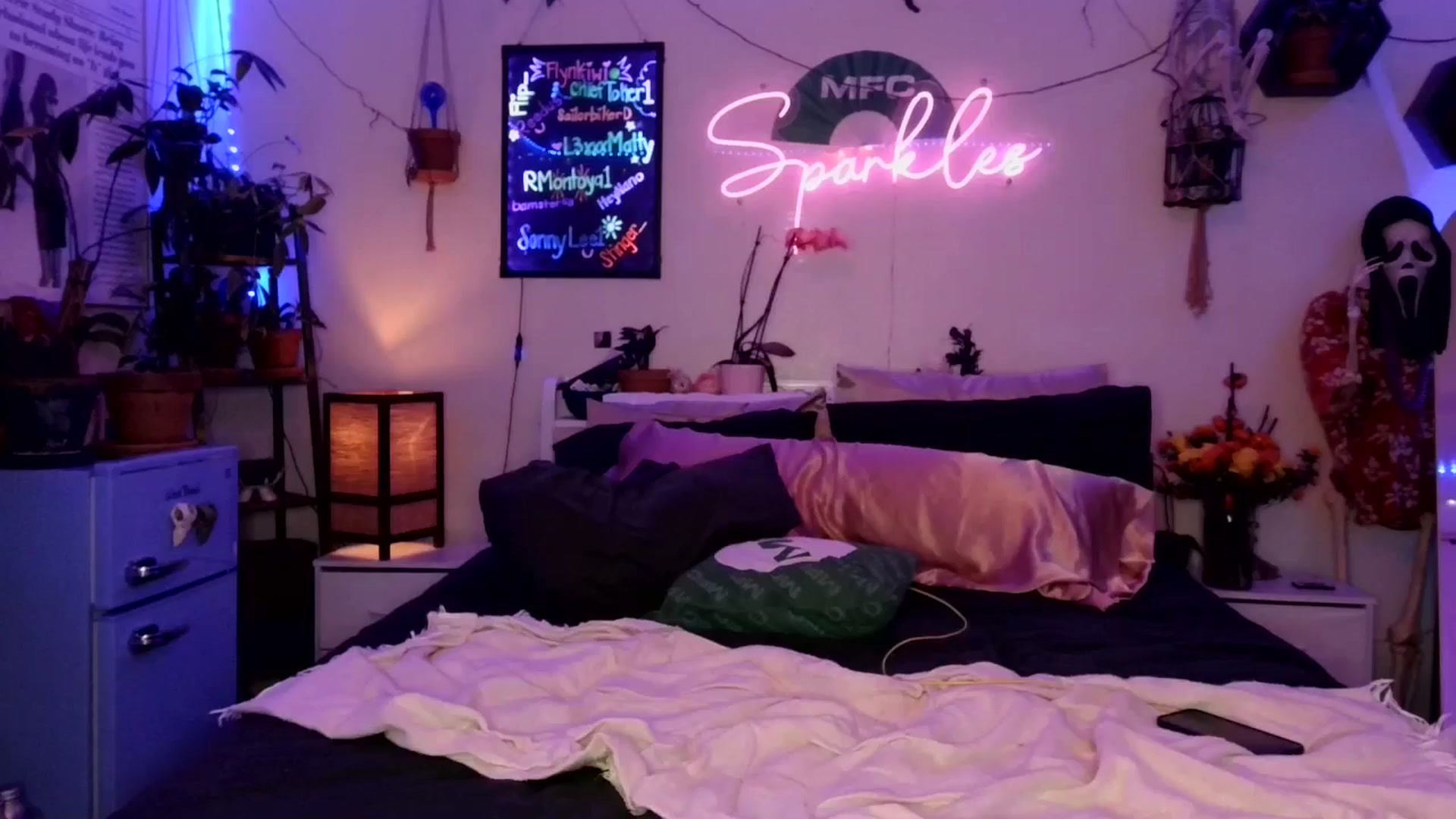 Gallery image thumbnail from SPARKL3S's myfreecams stream on, 11/01/2025, 12:48 image 7 of 20