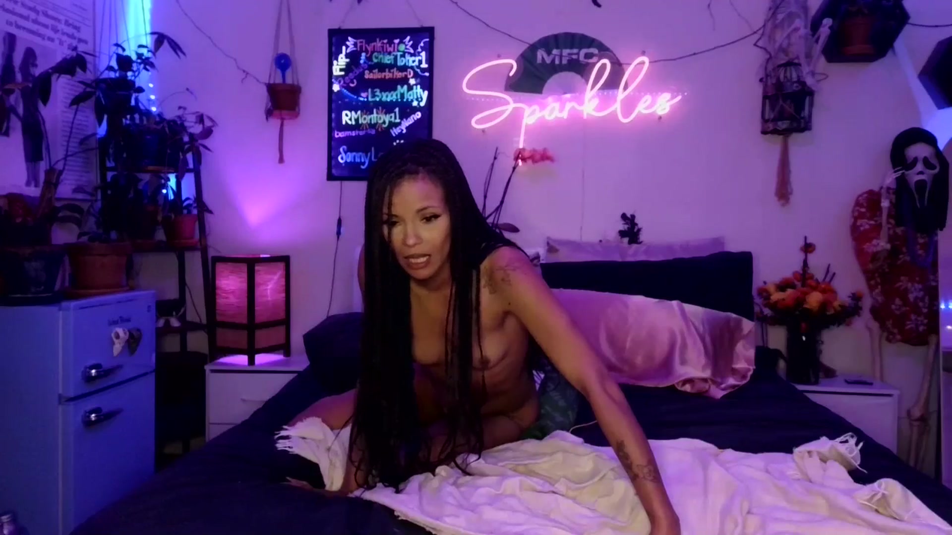 Gallery image thumbnail from SPARKL3S's myfreecams stream on, 11/01/2025, 12:48 image 16 of 20