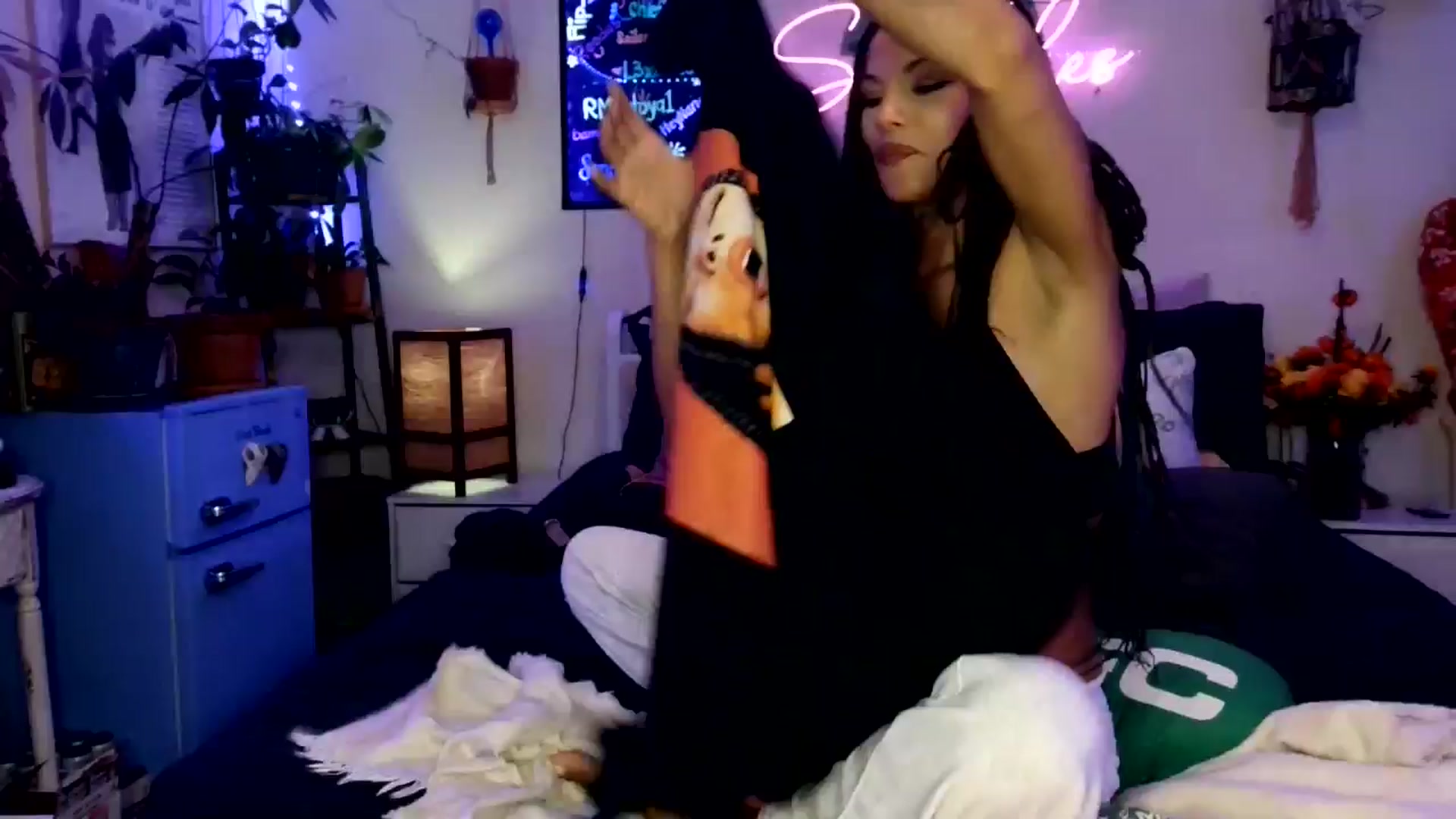 Gallery image thumbnail from SPARKL3S's myfreecams stream on, 11/02/2025, 08:02 image 16 of 20