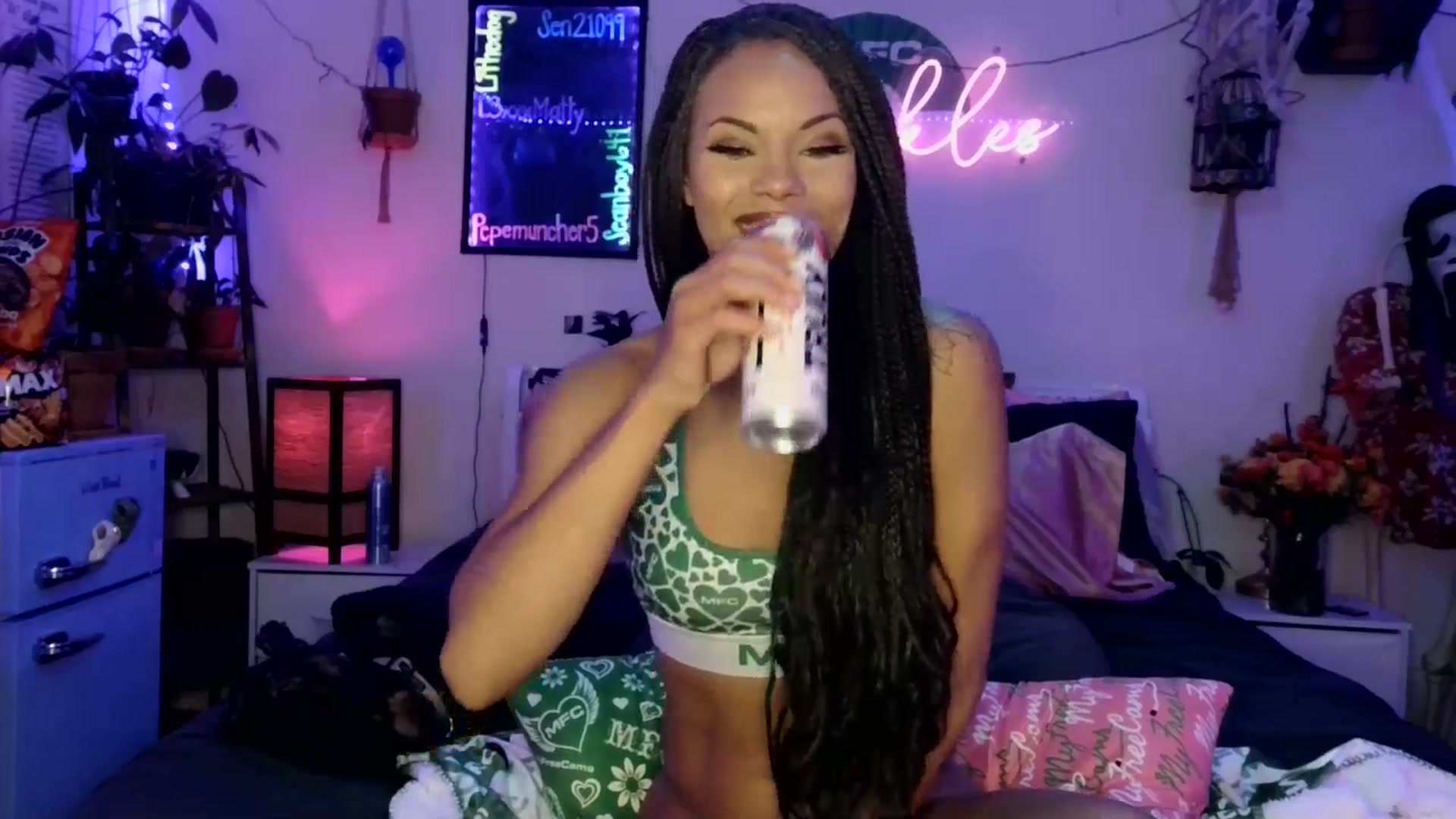 Gallery image thumbnail from SPARKL3S's myfreecams stream on, 11/04/2025, 06:31 image 7 of 20