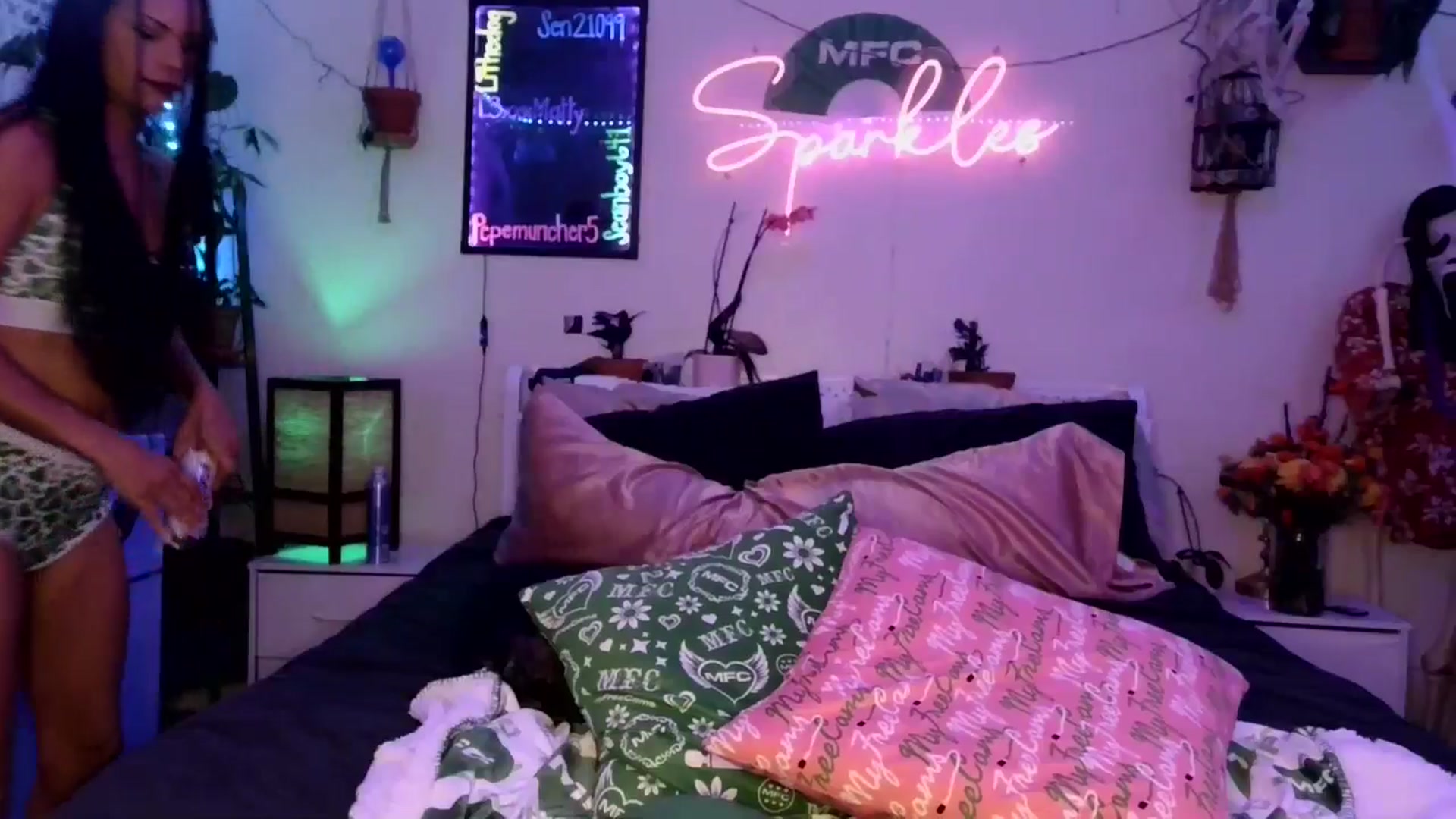 Gallery image thumbnail from SPARKL3S's myfreecams stream on, 11/04/2025, 06:31 image 2 of 20