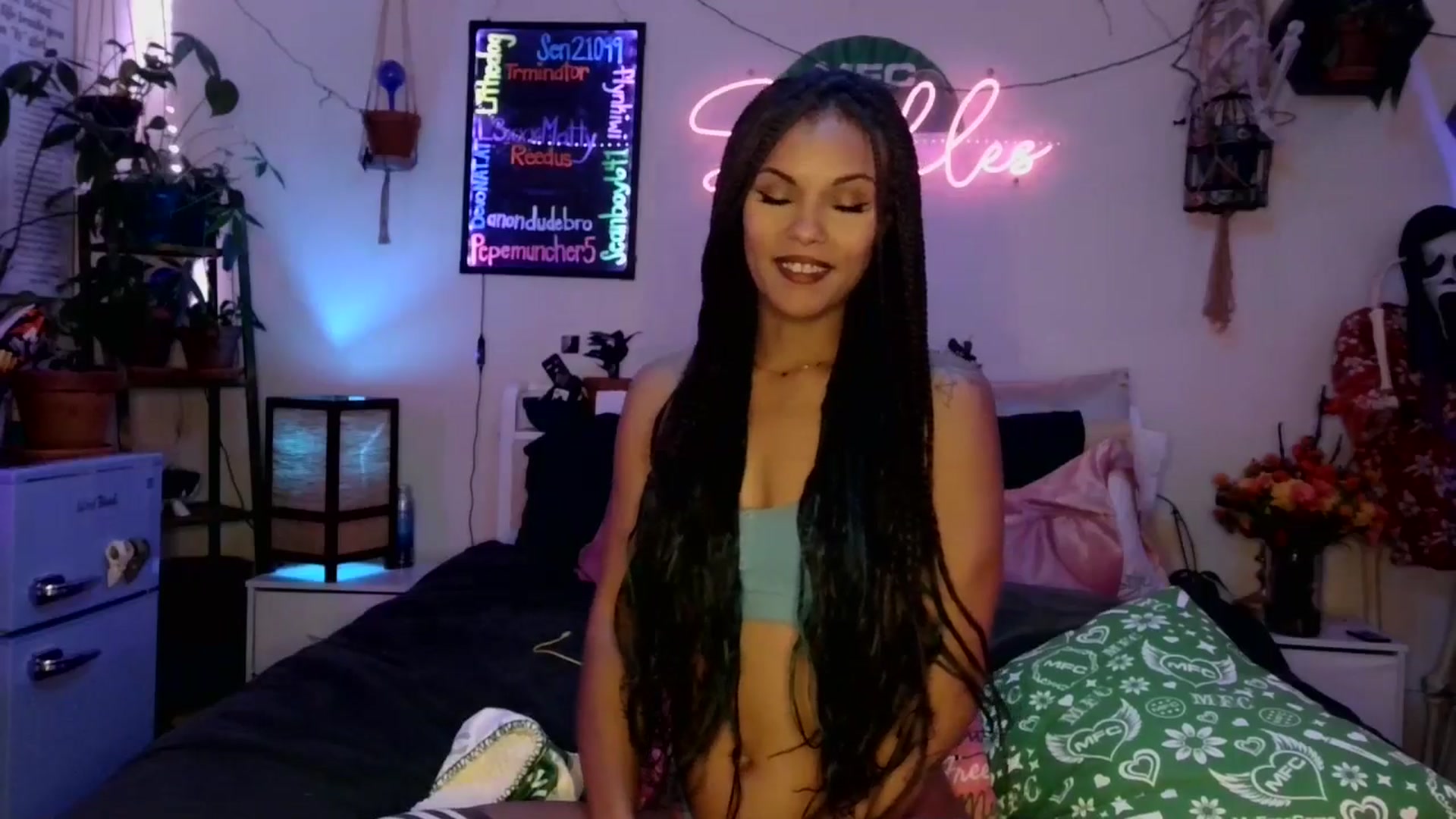 Gallery image thumbnail from SPARKL3S's myfreecams stream on, 11/06/2025, 09:31 image 12 of 20