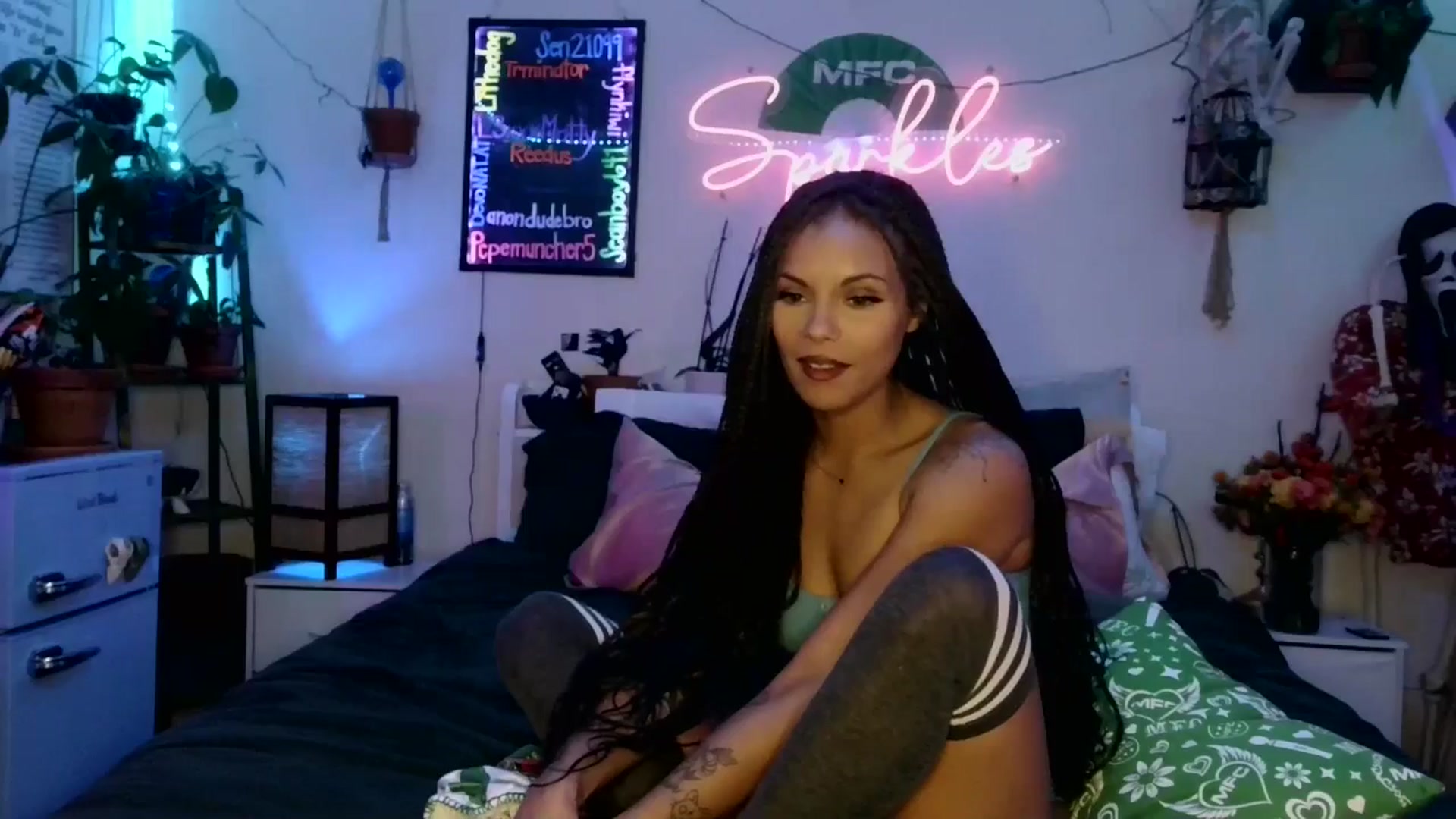 Gallery image thumbnail from SPARKL3S's myfreecams stream on, 11/06/2025, 09:31 image 15 of 20