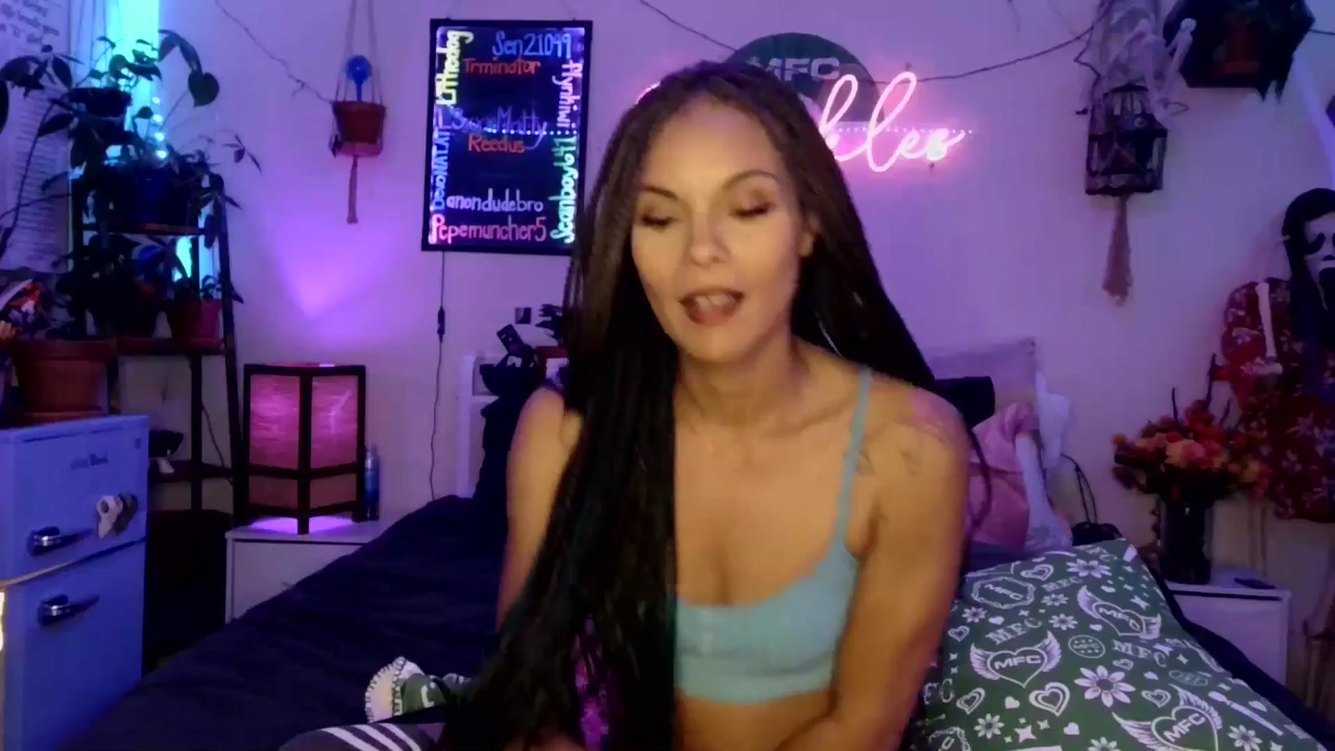 Gallery image thumbnail from SPARKL3S's myfreecams stream on, 11/06/2025, 09:31 image 11 of 20