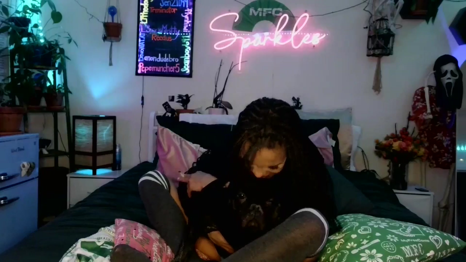 Gallery image thumbnail from SPARKL3S's myfreecams stream on, 11/06/2025, 10:22 image 15 of 20