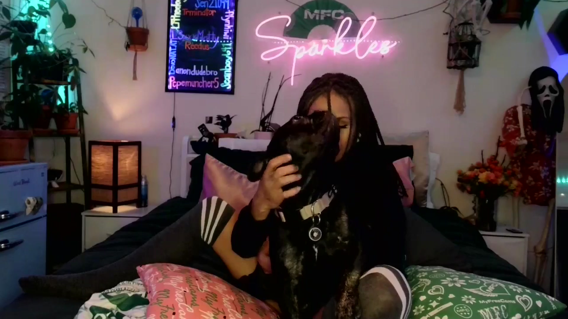 Gallery image thumbnail from SPARKL3S's myfreecams stream on, 11/06/2025, 10:22 image 10 of 20