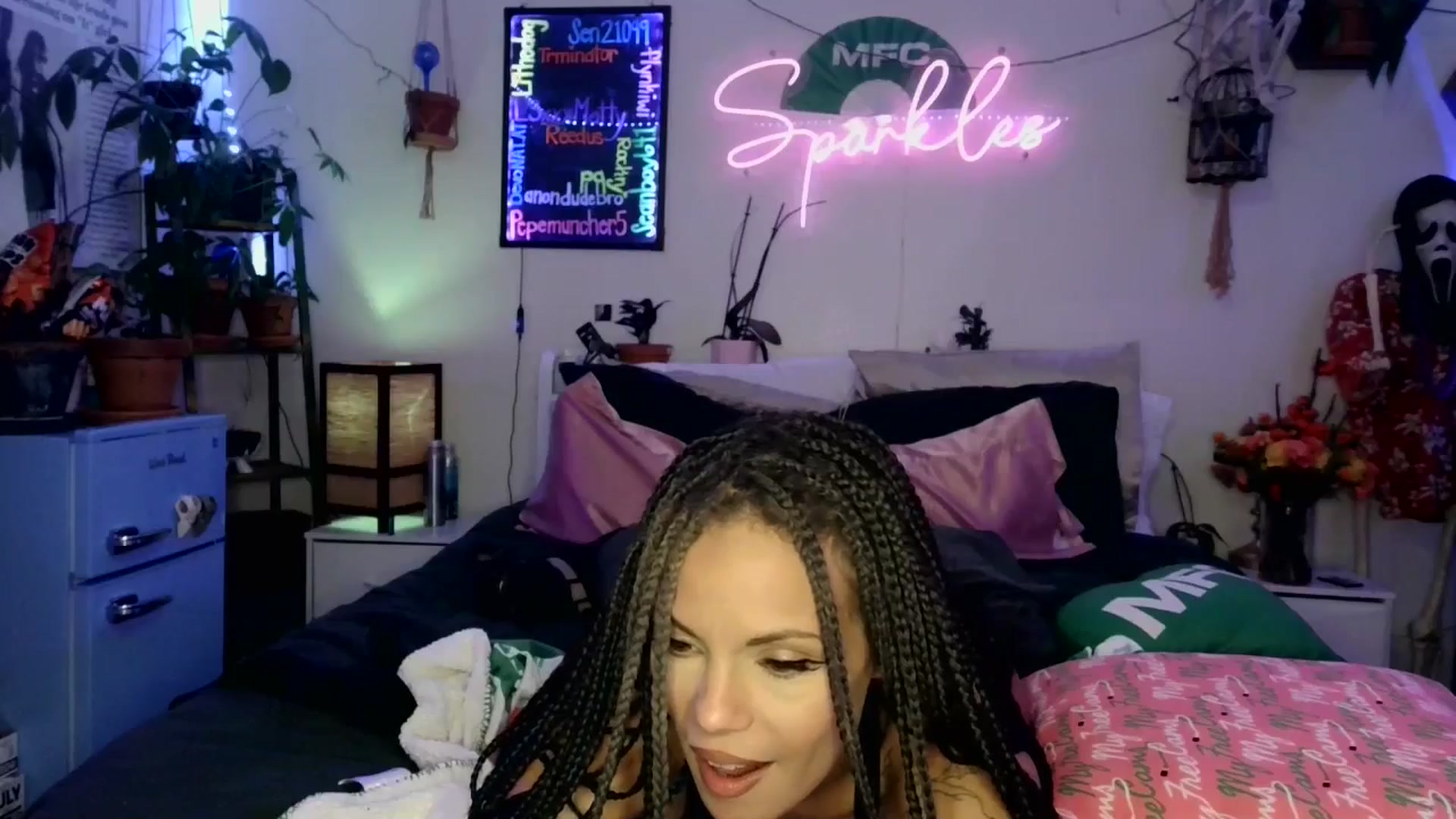 Gallery image thumbnail from SPARKL3S's myfreecams stream on, 11/07/2025, 10:31 image 2 of 20