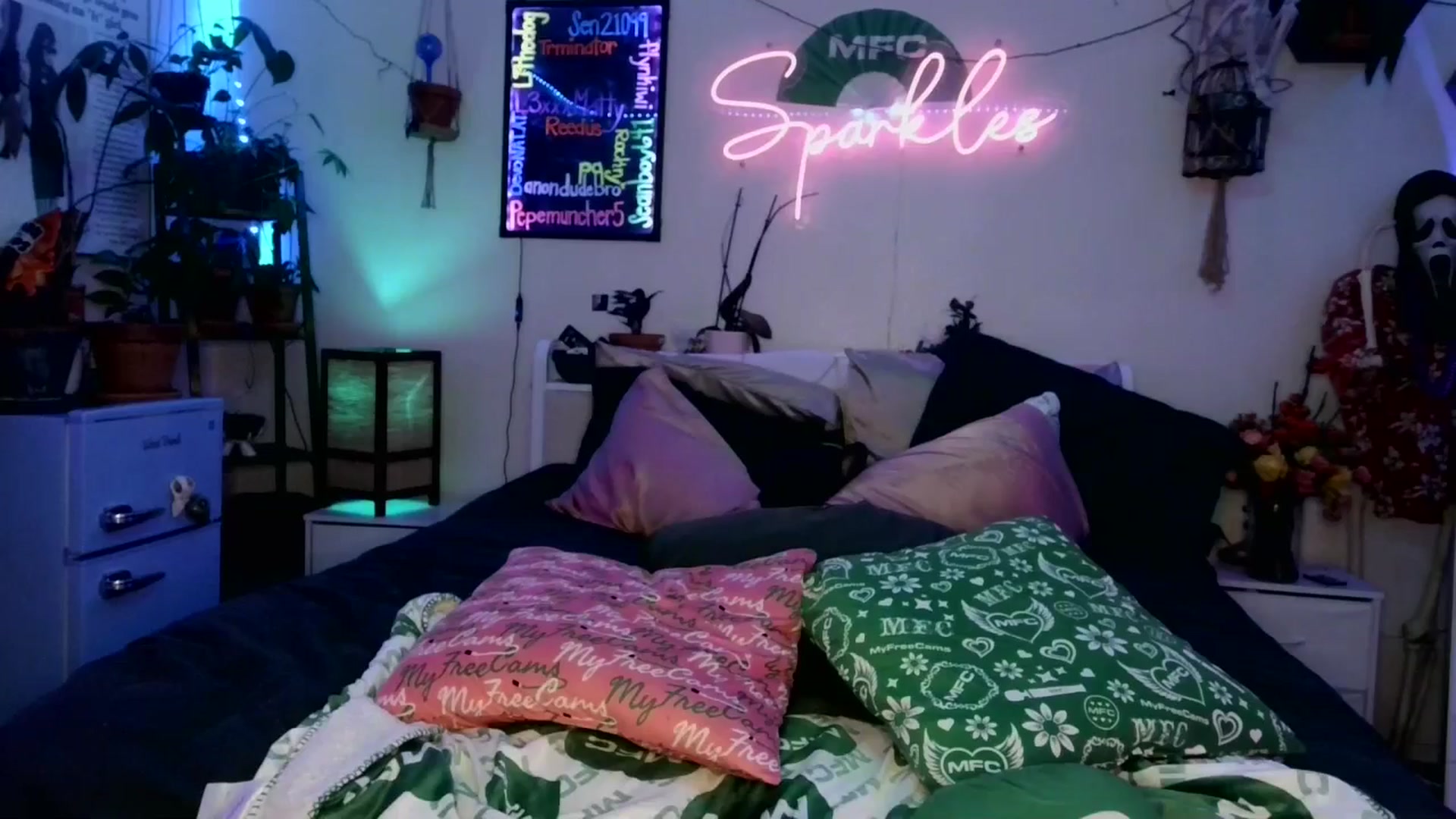 Gallery image thumbnail from SPARKL3S's myfreecams stream on, 11/09/2025, 09:33 image 14 of 20