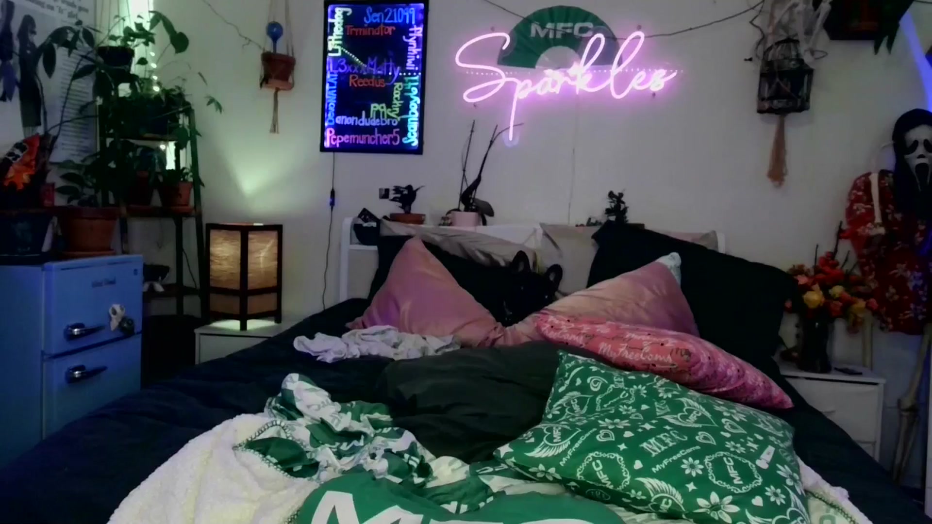 Gallery image thumbnail from SPARKL3S's myfreecams stream on, 11/09/2025, 10:21 image 2 of 20