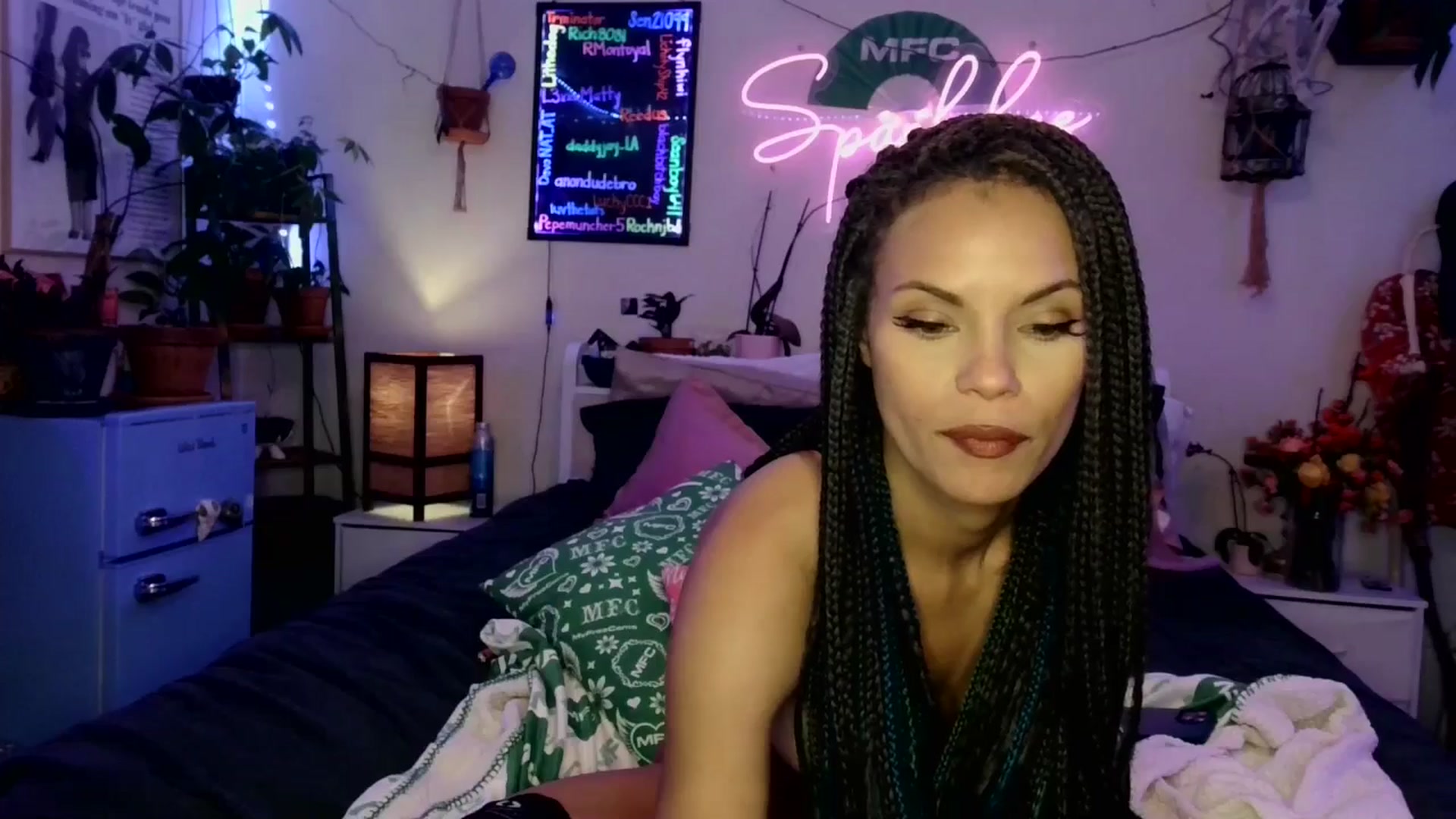 Gallery image thumbnail from SPARKL3S's myfreecams stream on, 11/10/2025, 09:48 image 2 of 20