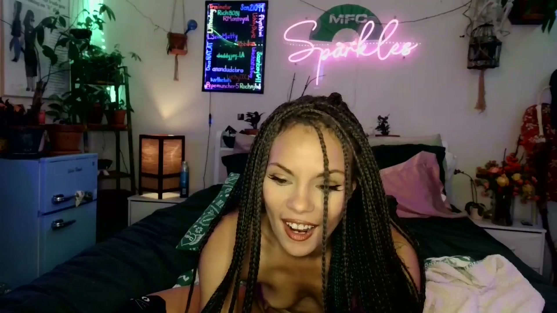 Gallery image thumbnail from SPARKL3S's myfreecams stream on, 11/10/2025, 09:48 image 9 of 20
