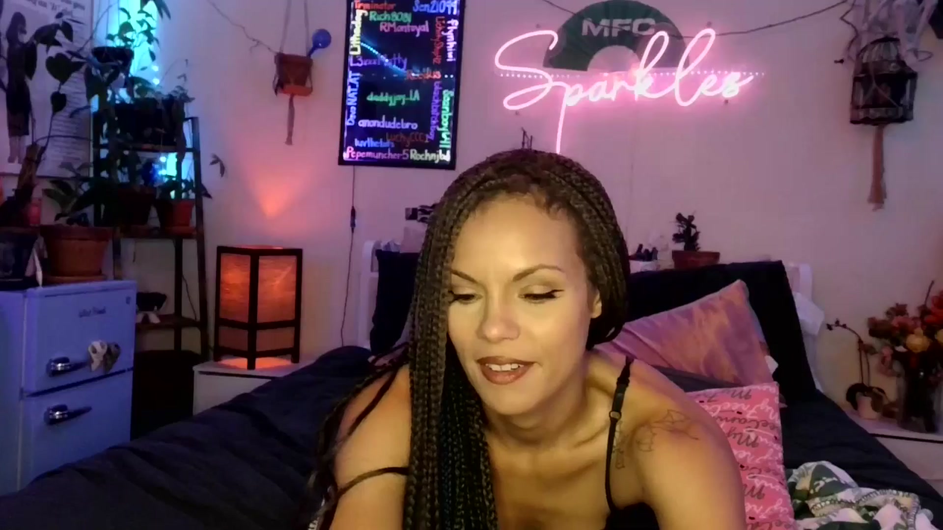 Gallery image thumbnail from SPARKL3S's myfreecams stream on, 11/12/2025, 10:26 image 12 of 20
