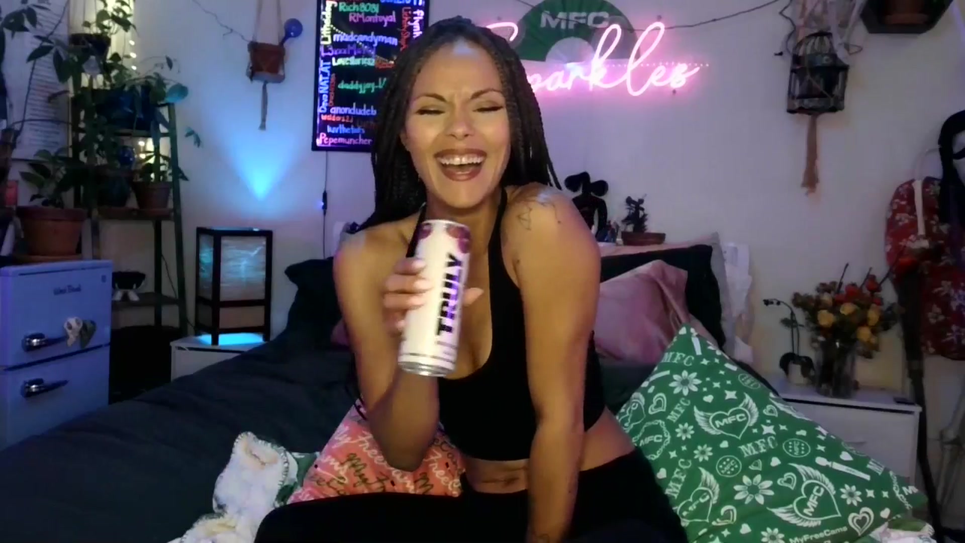 Gallery image thumbnail from SPARKL3S's myfreecams stream on, 11/17/2025, 08:27 image 19 of 20