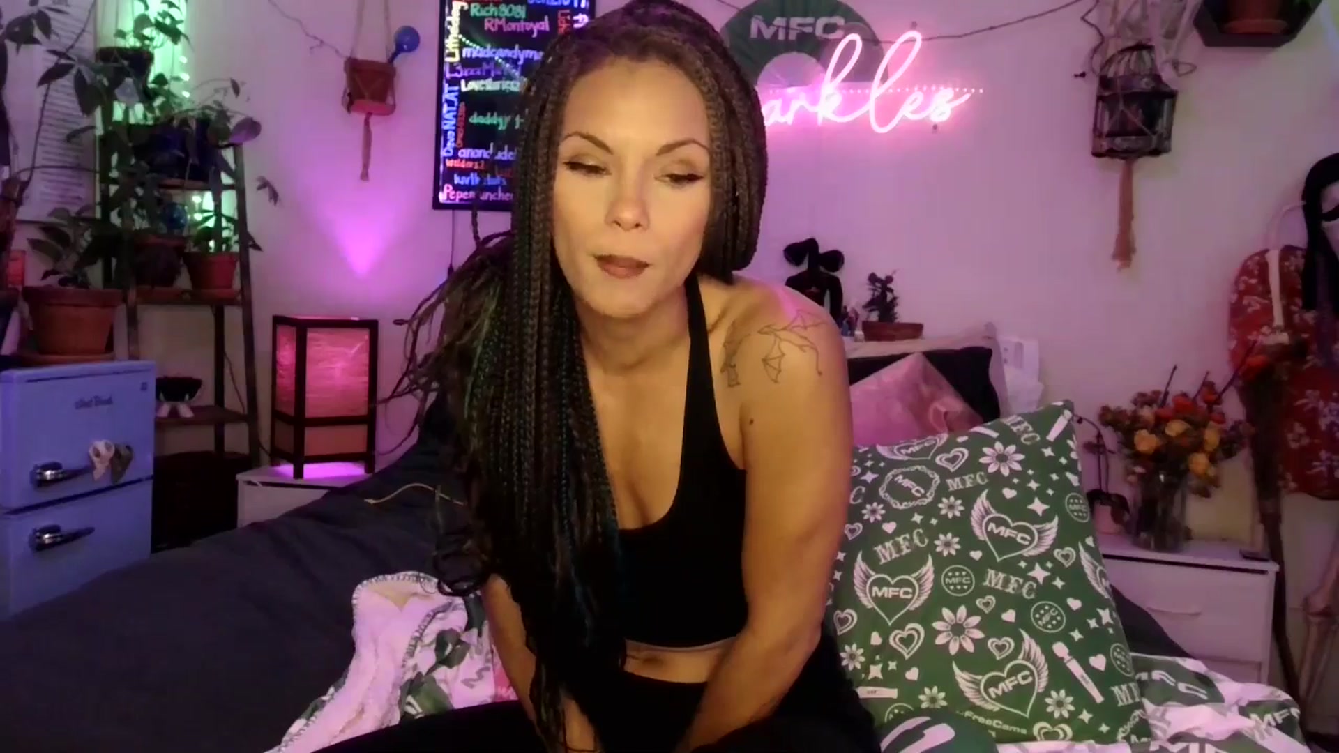 Gallery image thumbnail from SPARKL3S's myfreecams stream on, 11/17/2025, 08:27 image 3 of 20
