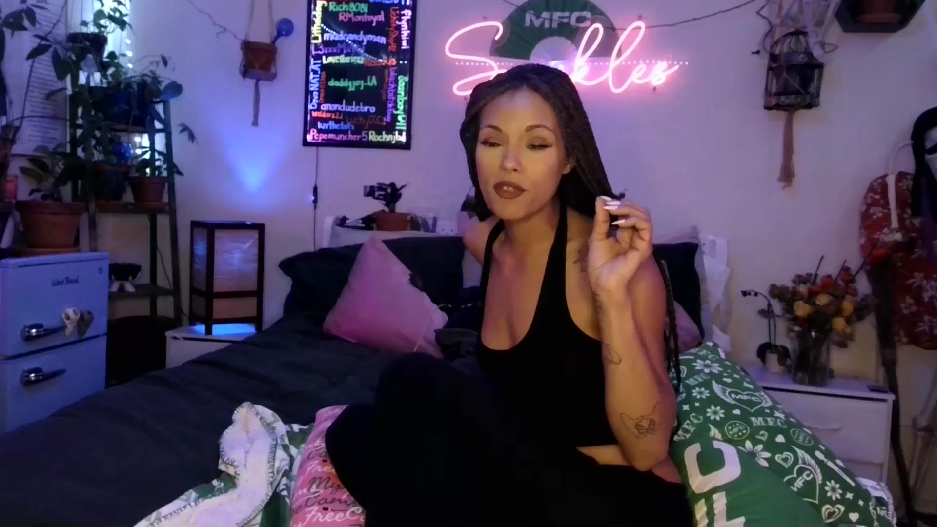 Gallery image thumbnail from SPARKL3S's myfreecams stream on, 11/17/2025, 08:27 image 13 of 20