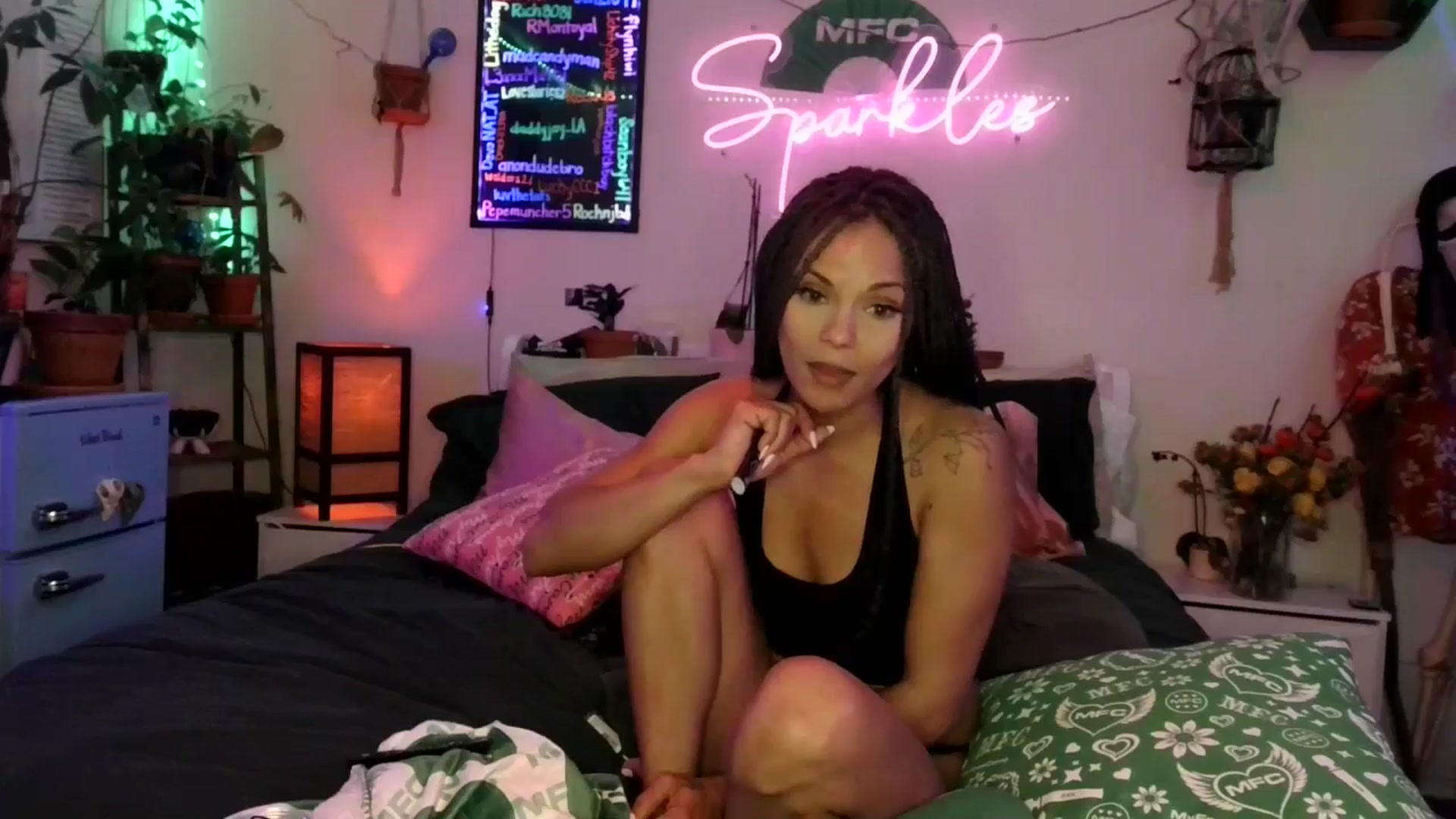 Gallery image thumbnail from SPARKL3S's myfreecams stream on, 11/17/2025, 11:10 image 18 of 20