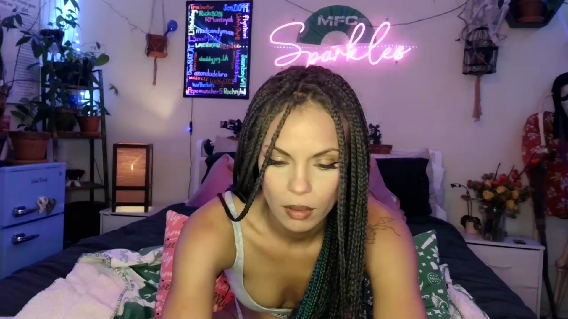 Gallery image thumbnail from SPARKL3S's myfreecams stream on, 11/18/2025, 08:23 image 12 of 20