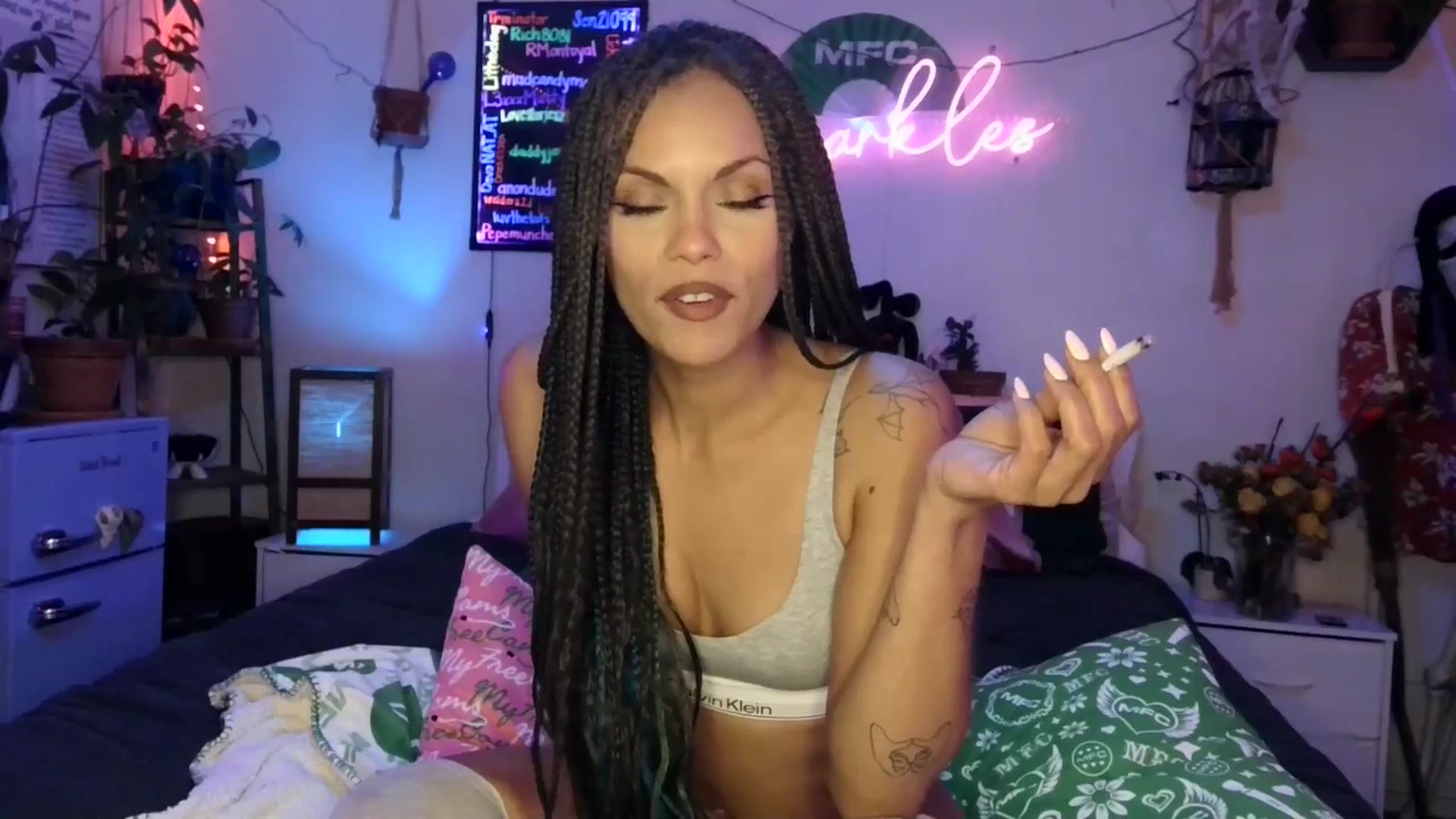 Gallery image thumbnail from SPARKL3S's myfreecams stream on, 11/18/2025, 08:23 image 19 of 20