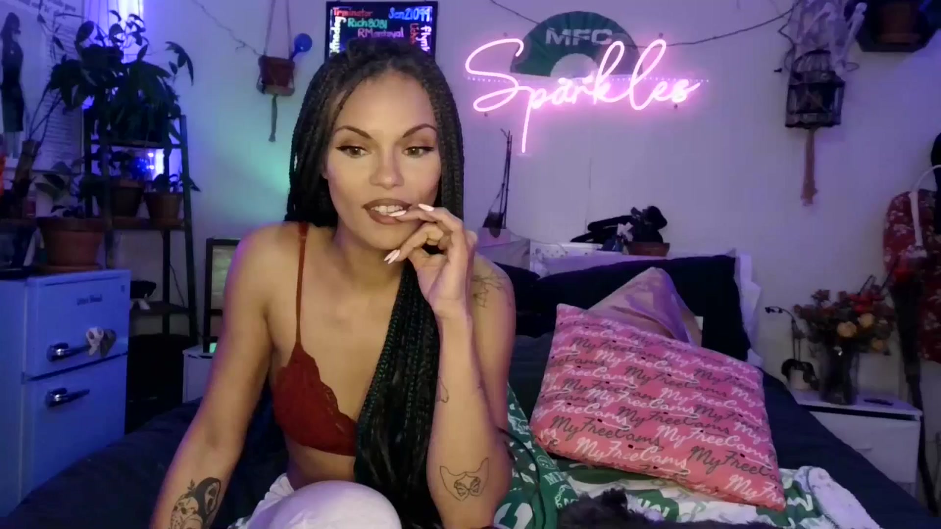 Gallery image thumbnail from SPARKL3S's myfreecams stream on, 11/19/2025, 08:26 image 11 of 20