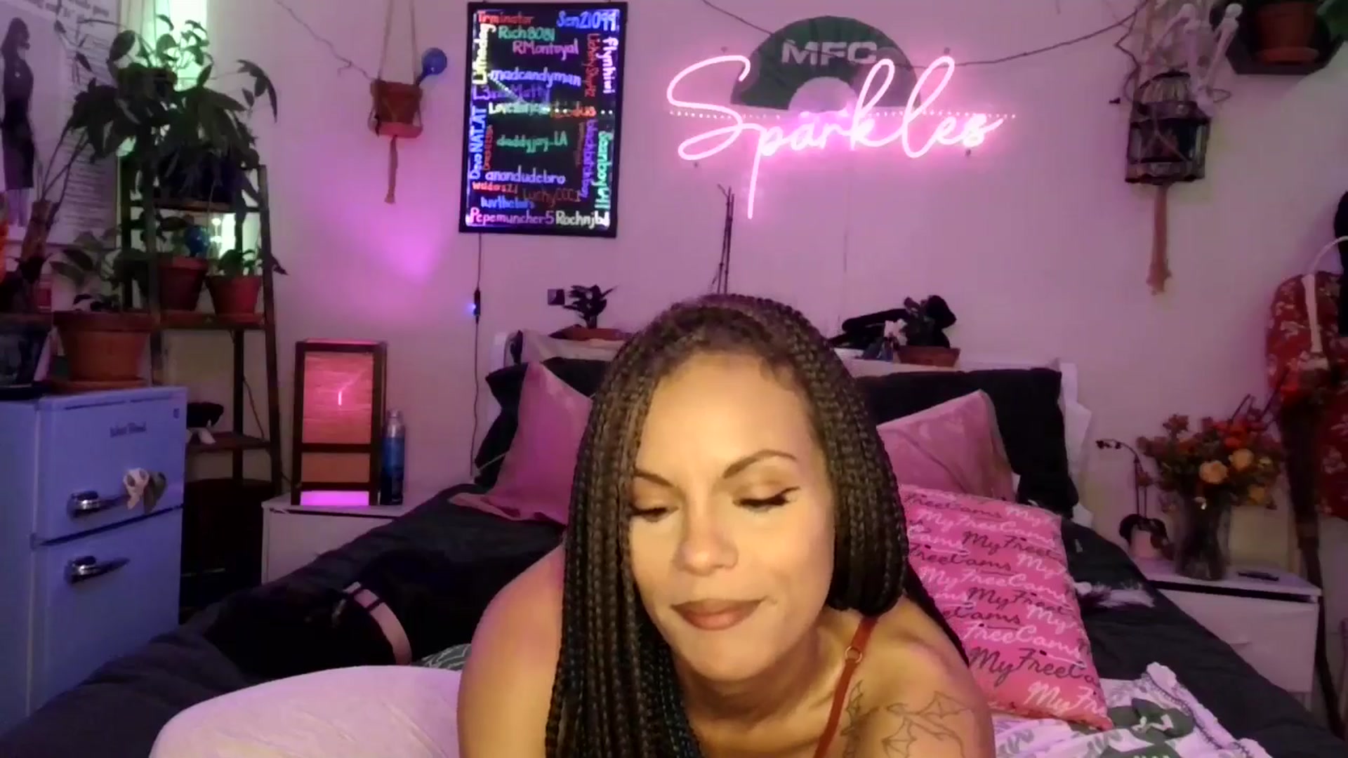 Gallery image thumbnail from SPARKL3S's myfreecams stream on, 11/19/2025, 08:26 image 14 of 20