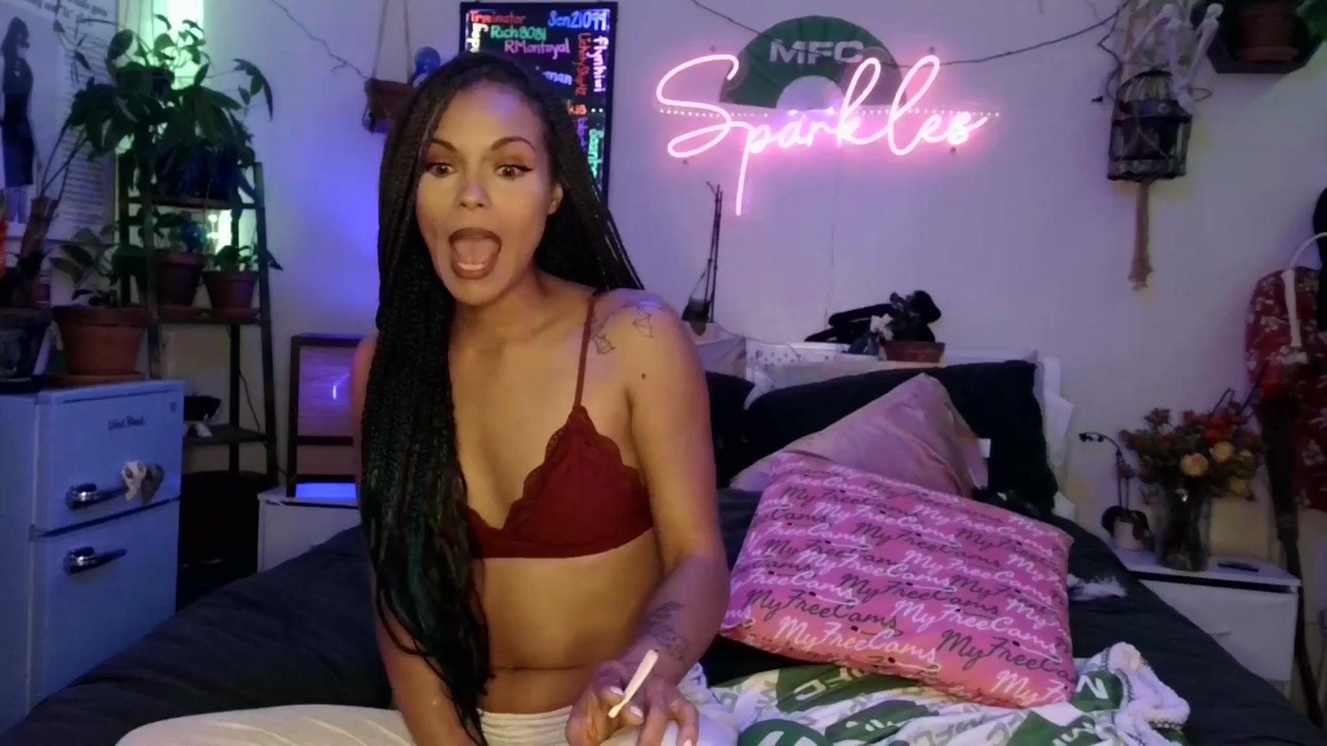 Gallery image thumbnail from SPARKL3S's myfreecams stream on, 11/19/2025, 08:26 image 16 of 20