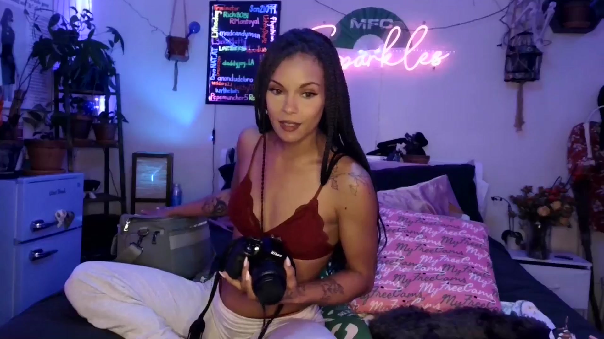Gallery image thumbnail from SPARKL3S's myfreecams stream on, 11/19/2025, 08:26 image 9 of 20