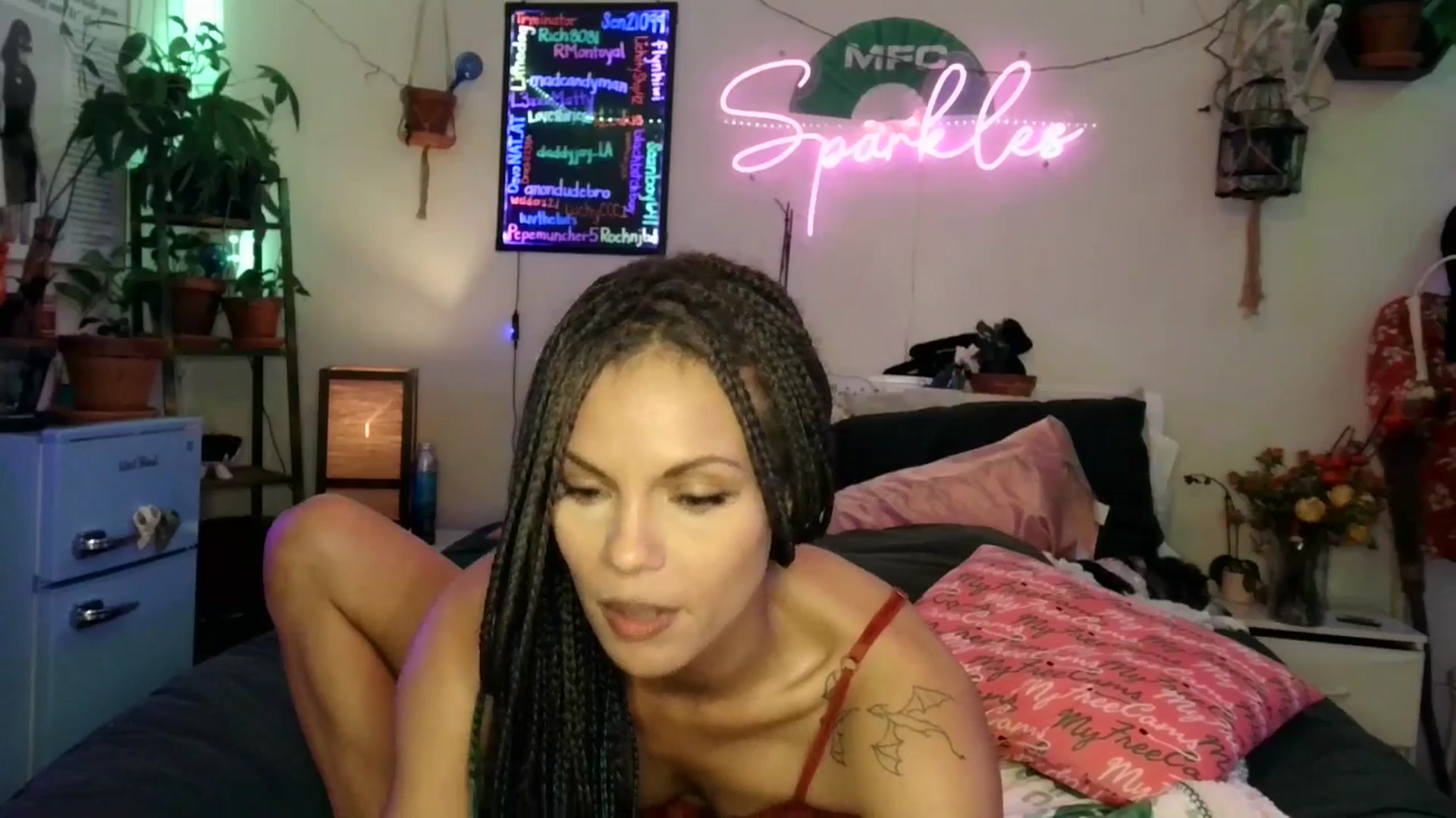 Gallery image thumbnail from SPARKL3S's myfreecams stream on, 11/19/2025, 08:26 image 20 of 20