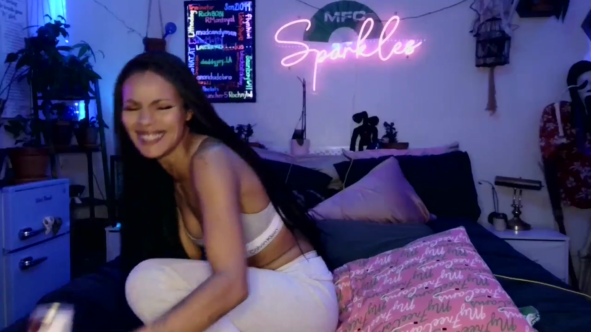 Gallery image thumbnail from SPARKL3S's myfreecams stream on, 11/26/2025, 09:50 image 15 of 20