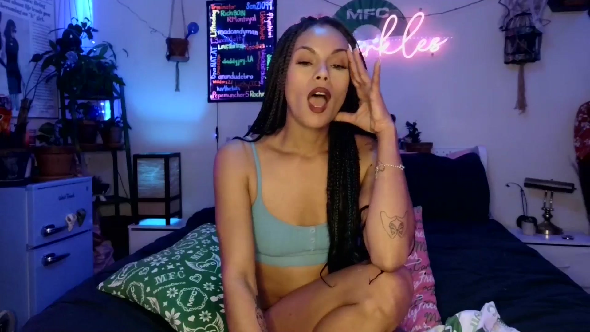 Gallery image thumbnail from SPARKL3S's myfreecams stream on, 11/28/2025, 09:48 image 14 of 20