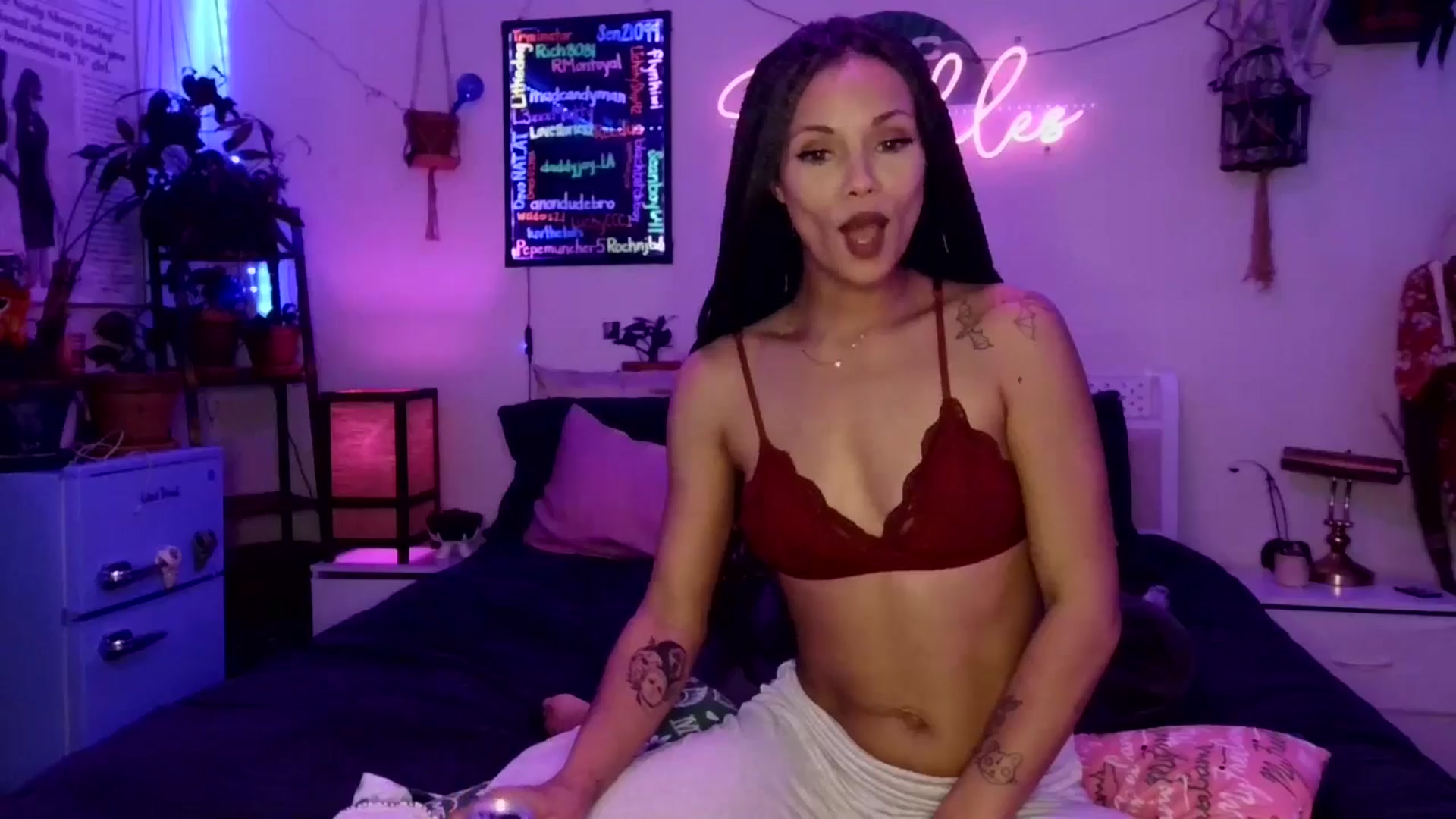Gallery image thumbnail from SPARKL3S's myfreecams stream on, 12/01/2025, 10:18 image 11 of 20
