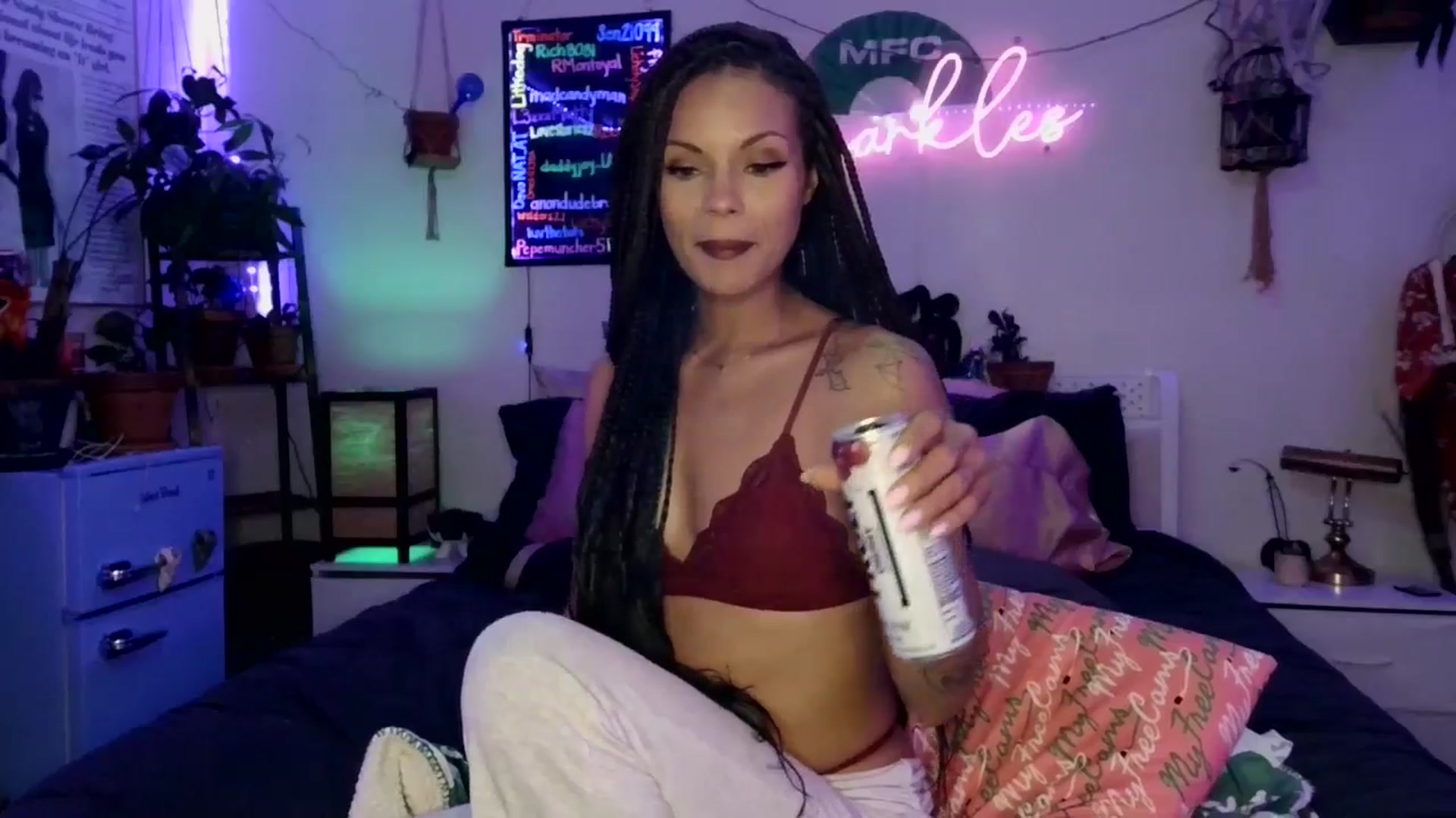 Gallery image thumbnail from SPARKL3S's myfreecams stream on, 12/01/2025, 10:18 image 3 of 20