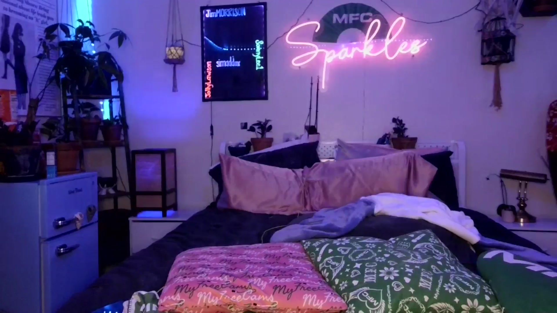 Gallery image thumbnail from SPARKL3S's myfreecams stream on, 12/03/2025, 08:40 image 5 of 20