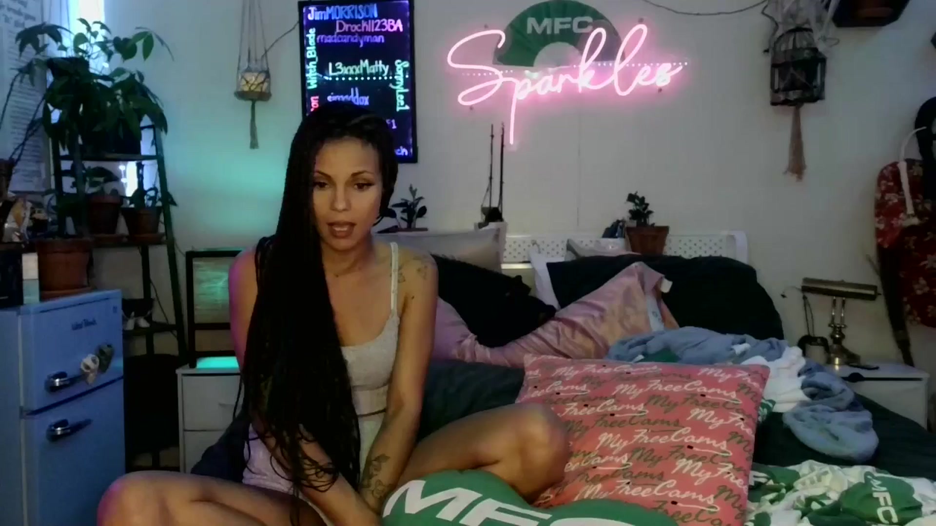 Gallery image thumbnail from SPARKL3S's myfreecams stream on, 12/06/2025, 12:04 image 12 of 20