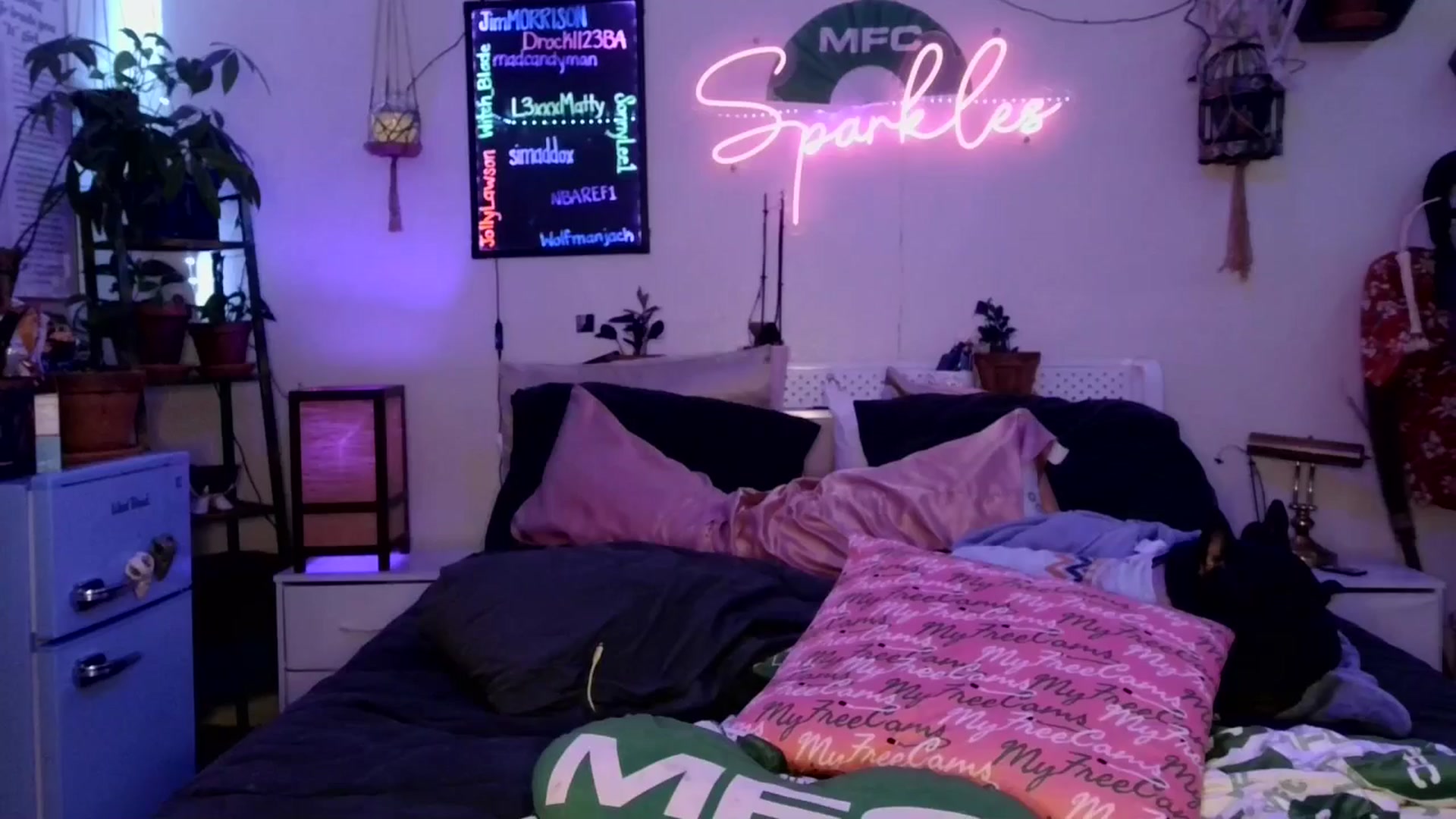 Gallery image thumbnail from SPARKL3S's myfreecams stream on, 12/06/2025, 12:04 image 13 of 20