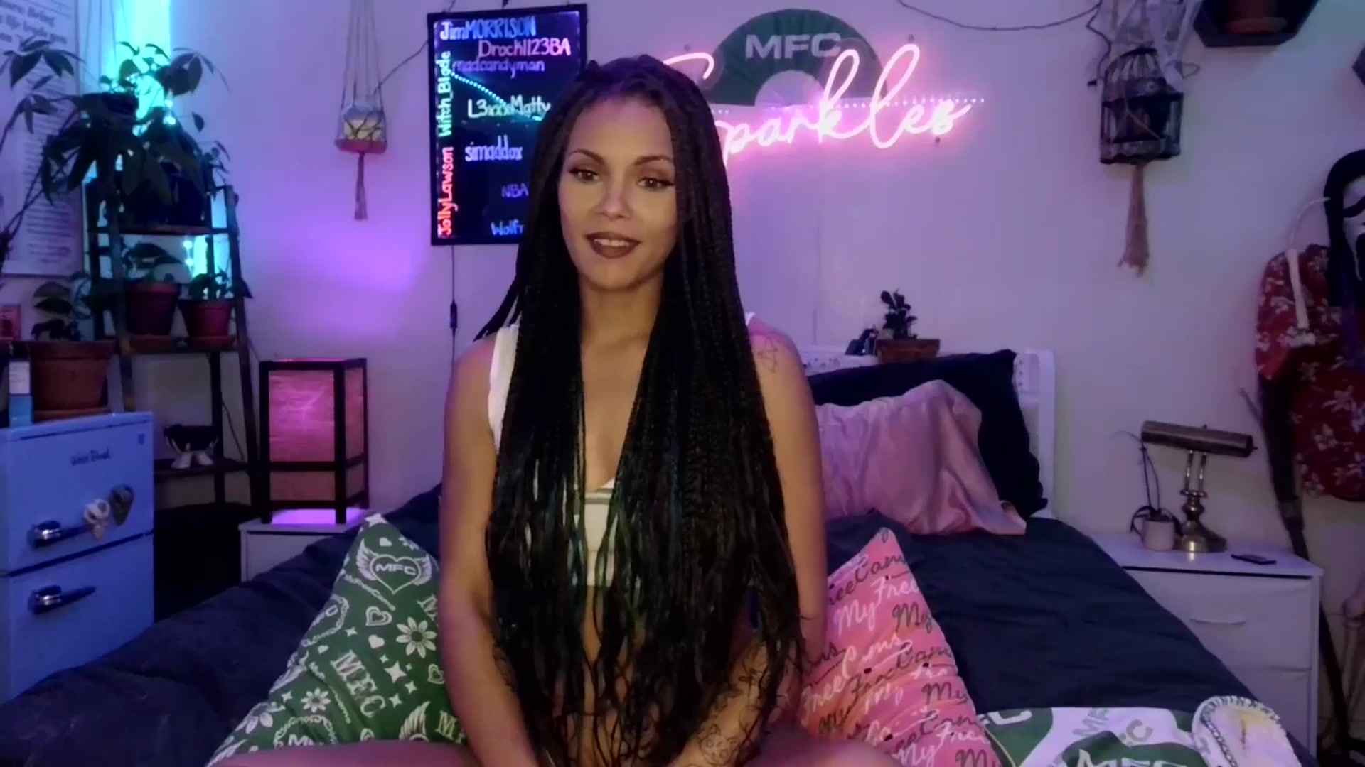 Gallery image thumbnail from SPARKL3S's myfreecams stream on, 12/08/2025, 09:43 image 4 of 20