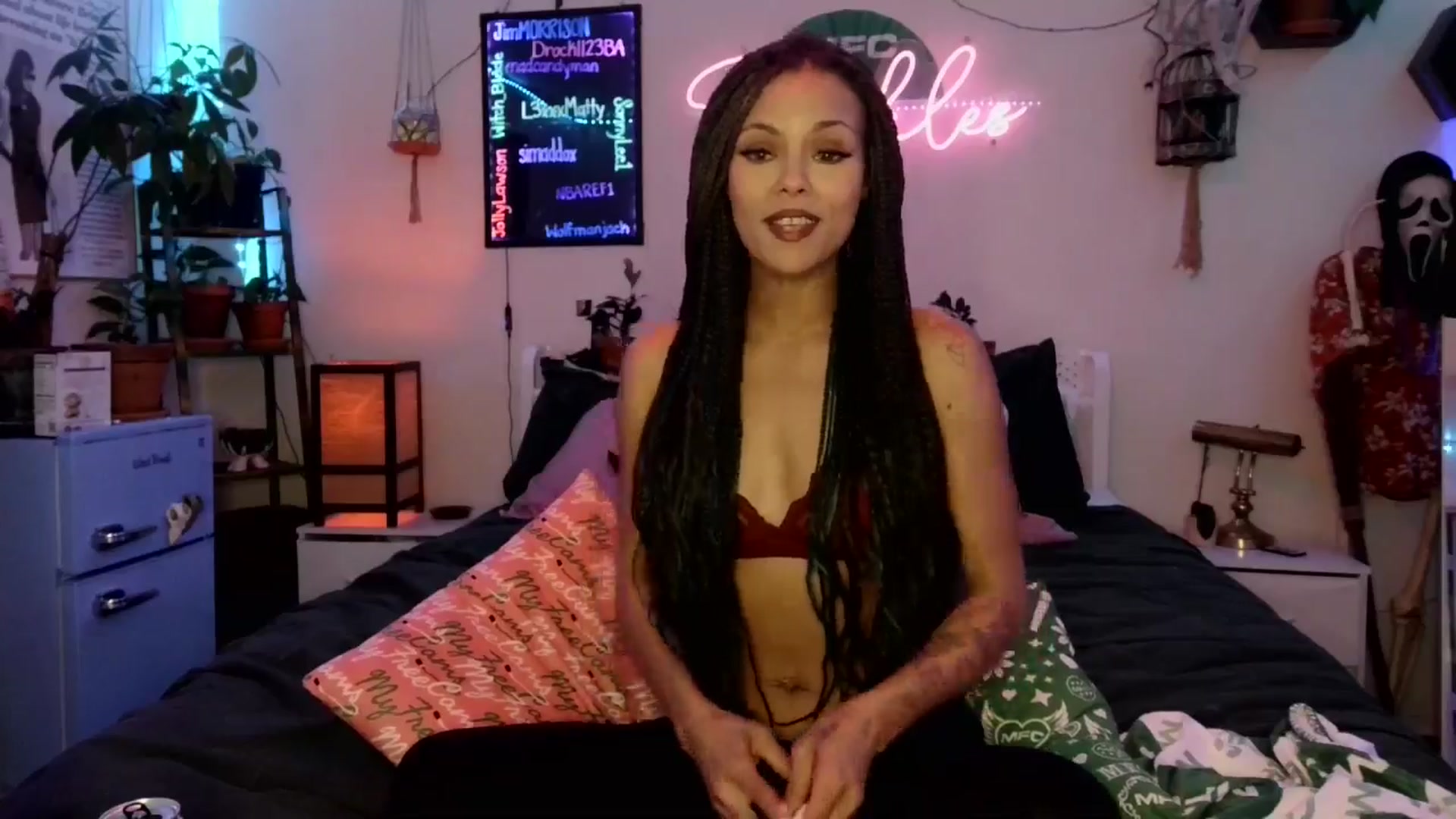 Gallery image thumbnail from SPARKL3S's myfreecams stream on, 12/13/2025, 08:26 image 12 of 20