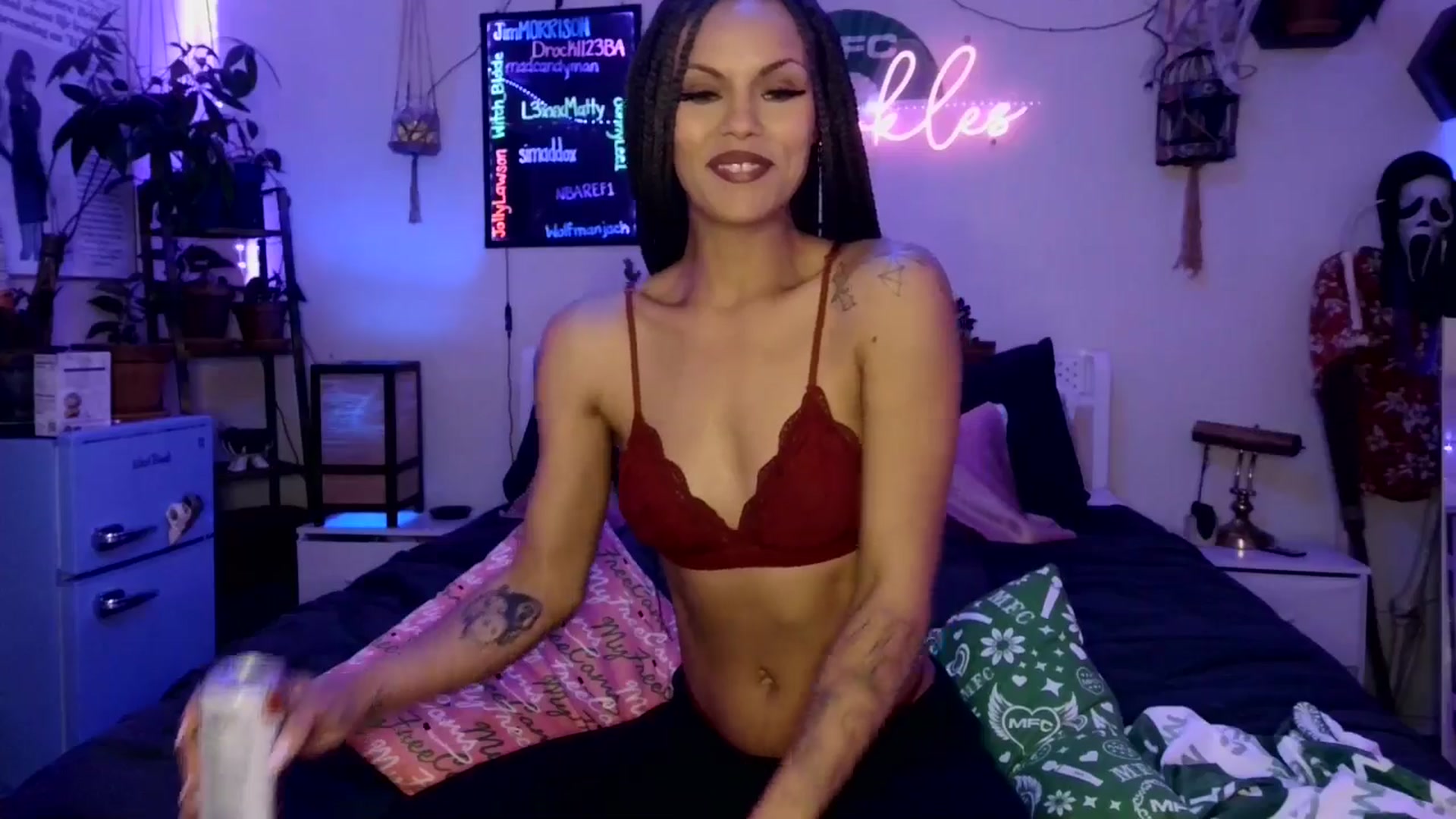 Gallery image thumbnail from SPARKL3S's myfreecams stream on, 12/13/2025, 08:26 image 7 of 20